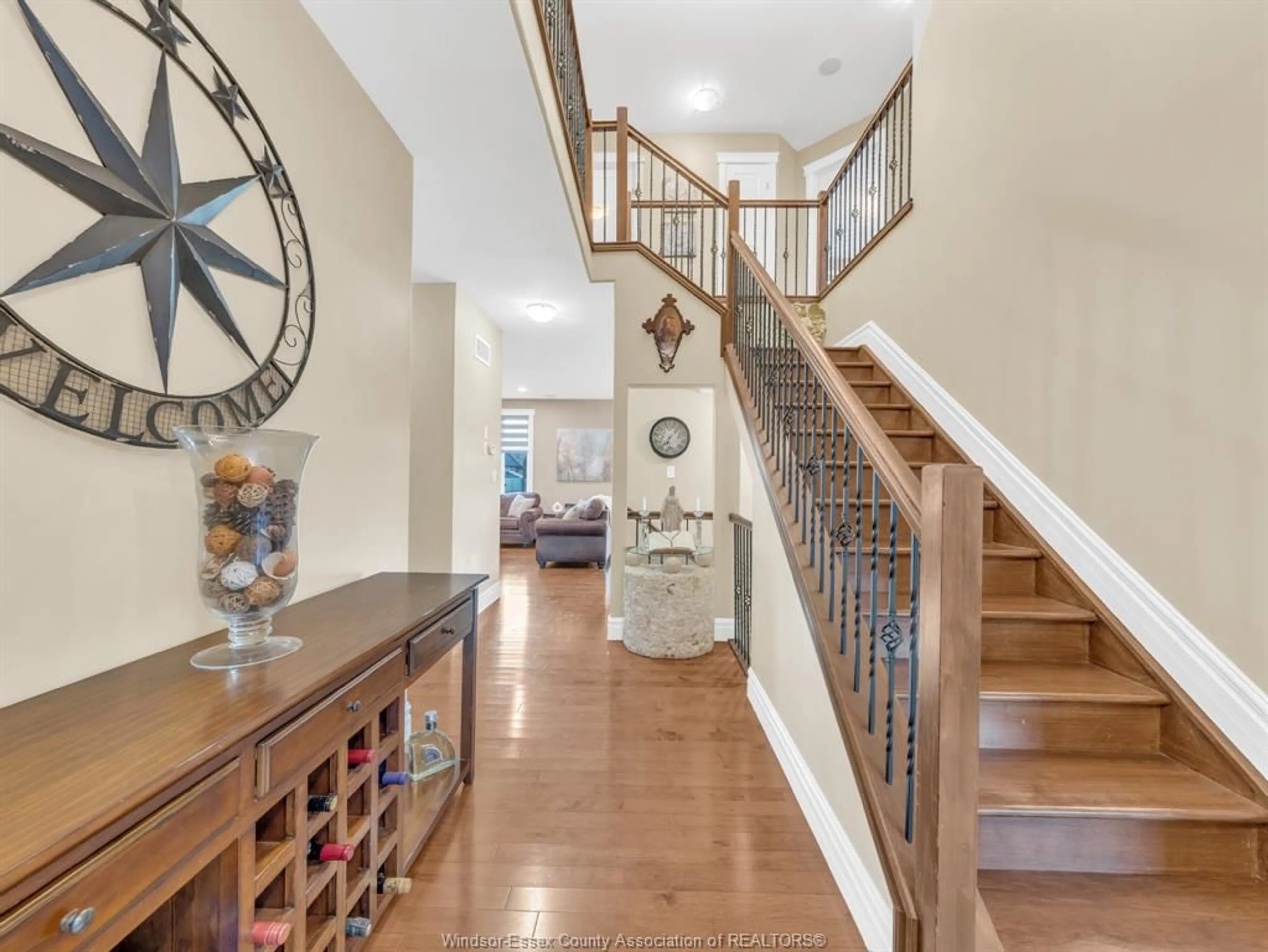 Indoor entryway for 374 POPLAR DRIVE, Lakeshore Ontario N8L 0X4