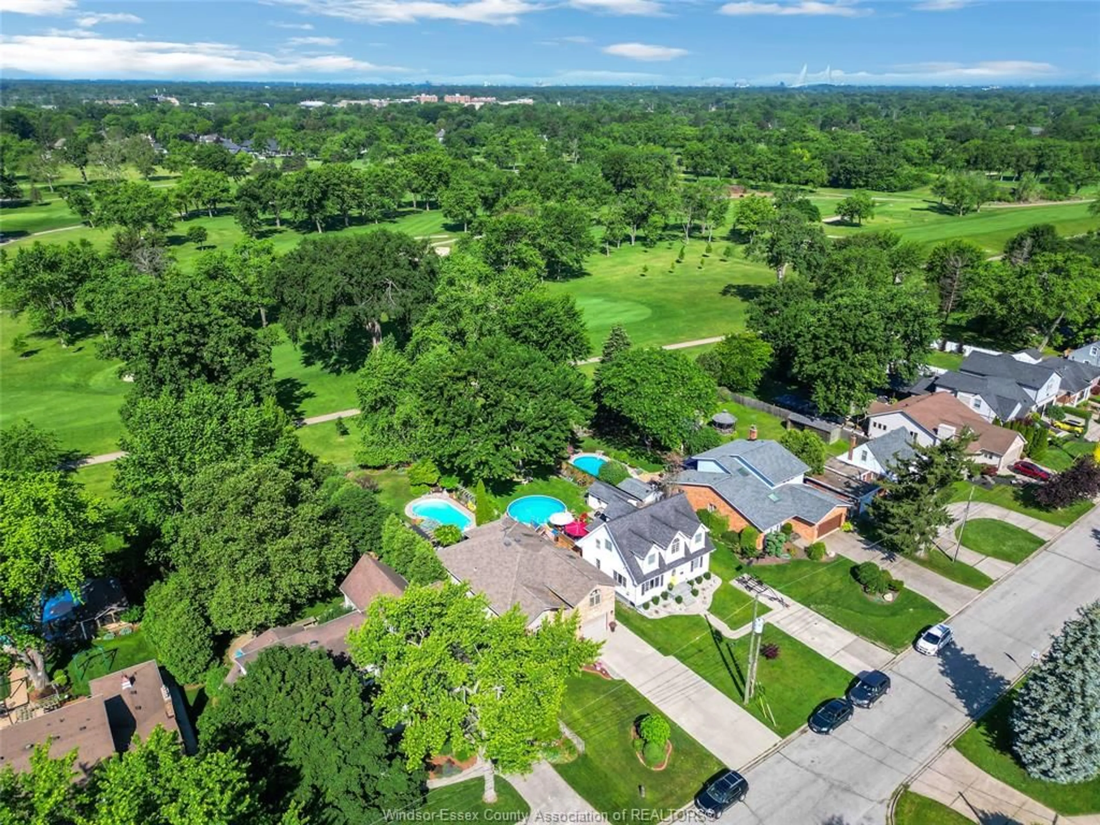 A pic from outside/outdoor area/front of a property/back of a property/a pic from drone, water/lake/river/ocean view for 4159 ROSELAND Dr, Windsor Ontario N9G 1Y5