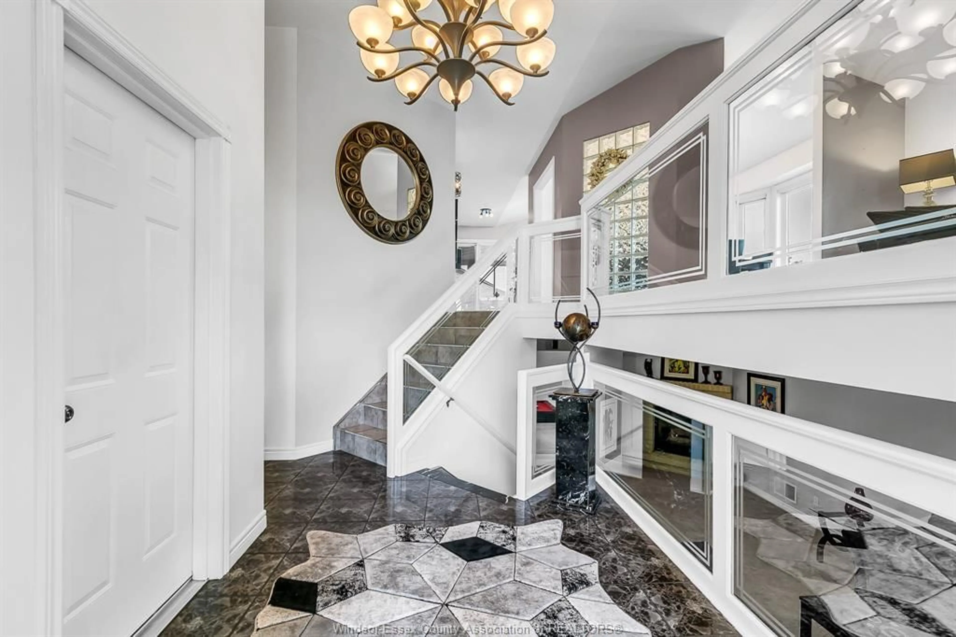 Indoor entryway for 11977 SHIFF, Tecumseh Ontario N8N 0G2