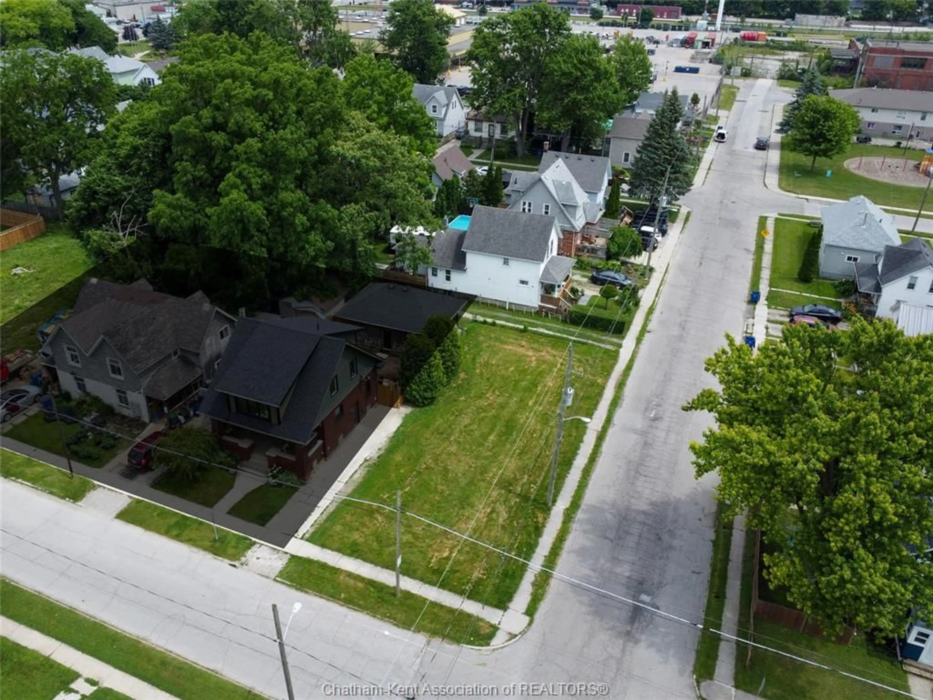 A pic from outside/outdoor area/front of a property/back of a property/a pic from drone, street for 58 Gray St, Chatham Ontario N7M 1S6