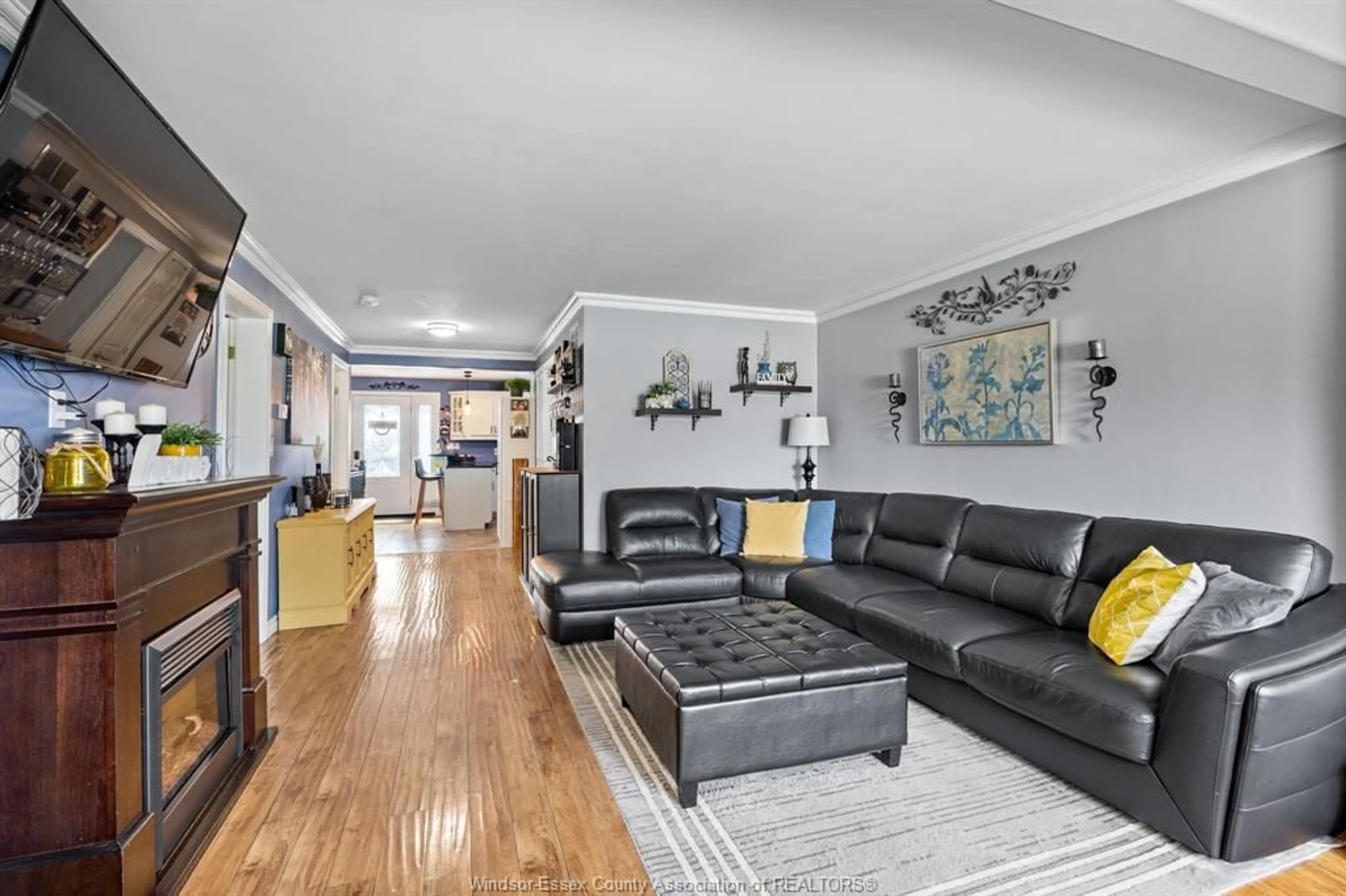 Living room with furniture, unknown for 3181 TURNER, Windsor Ontario N8W 3L9