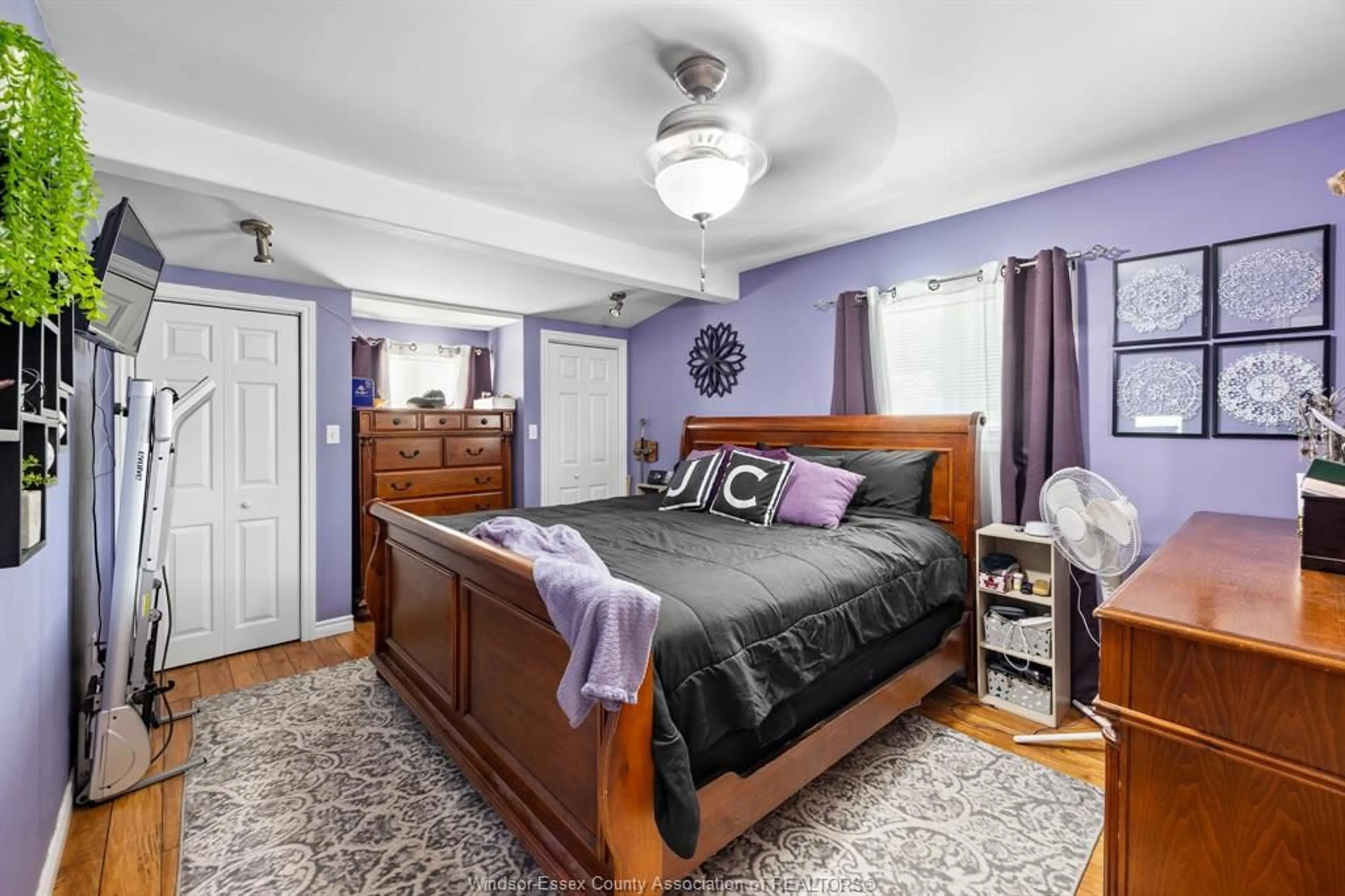 Bedroom with bed, unknown for 3181 TURNER, Windsor Ontario N8W 3L9