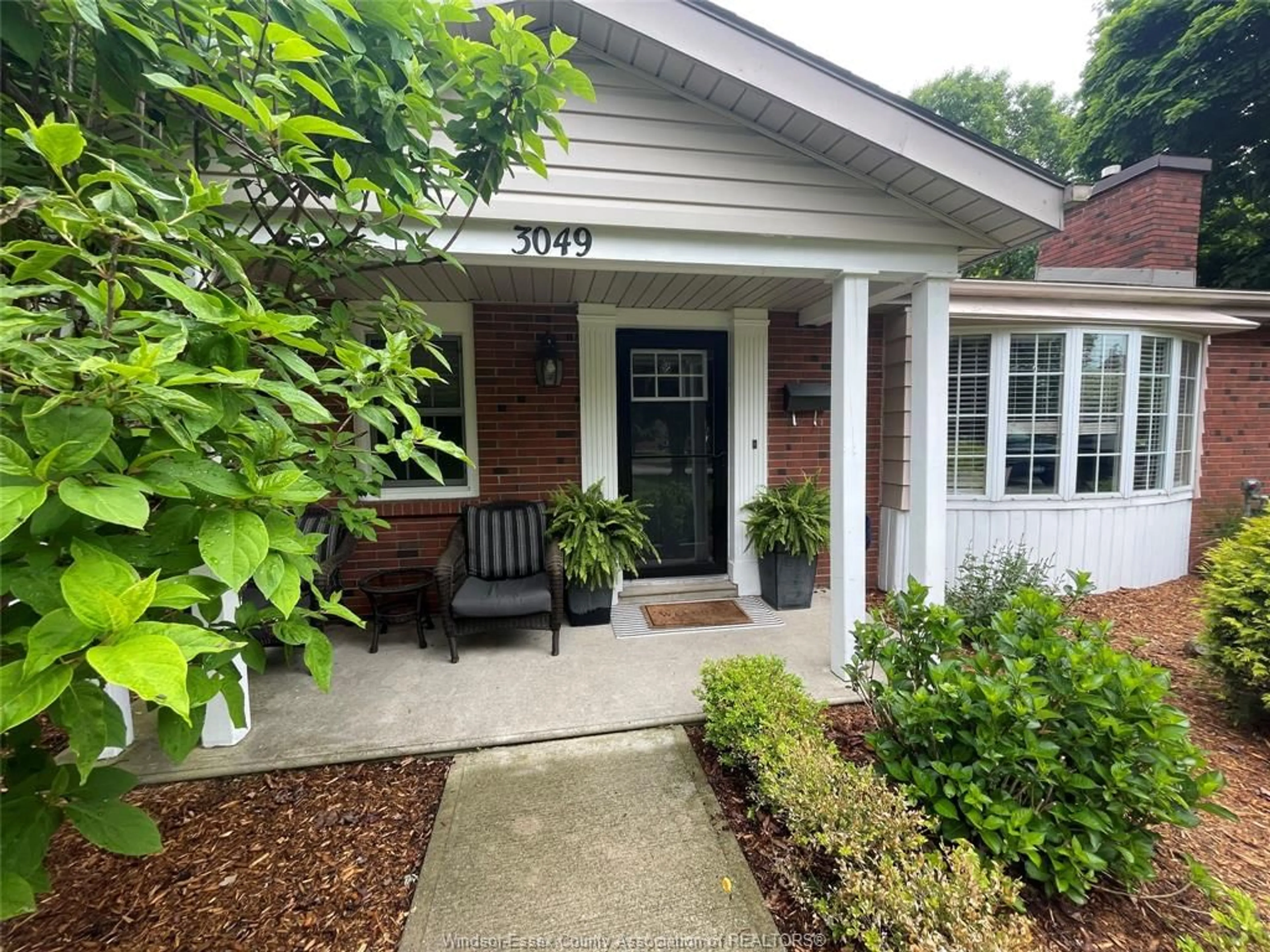 Indoor entryway for 3049 ROWLEY PARK Dr, Kingsville Ontario N9Y 2Y2