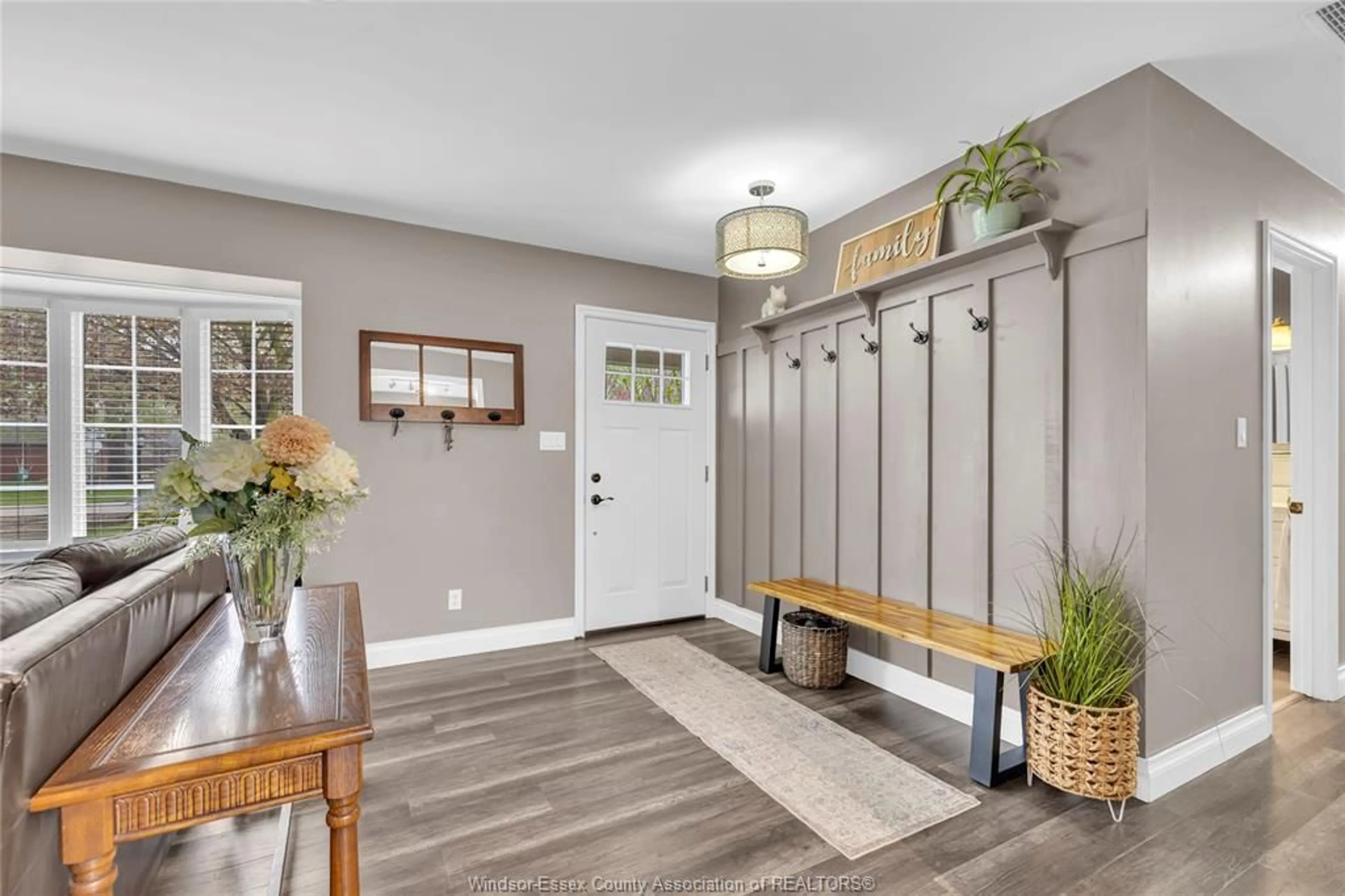 Indoor entryway for 3049 ROWLEY PARK Dr, Kingsville Ontario N9Y 2Y2