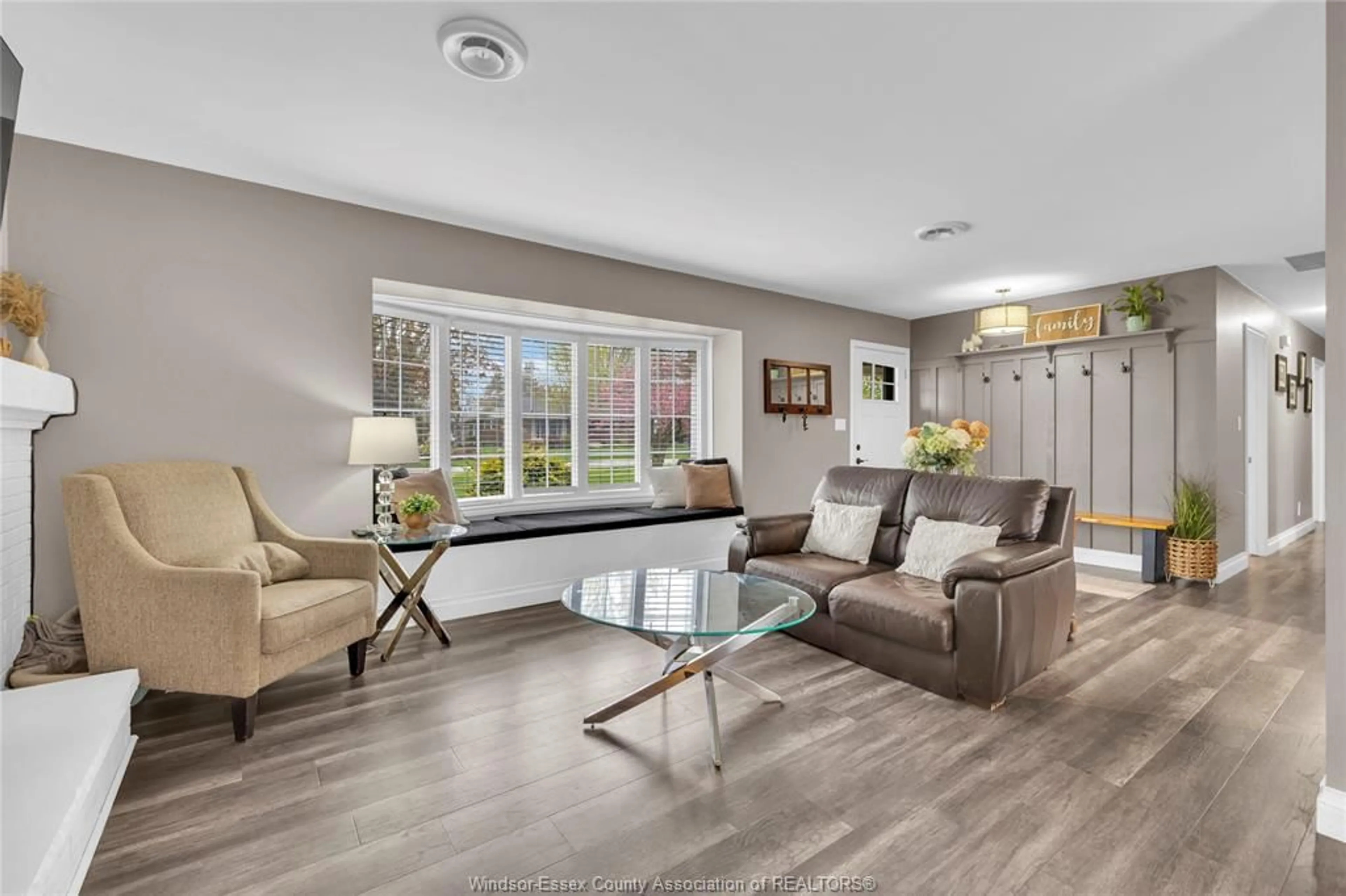 Living room with furniture, unknown for 3049 ROWLEY PARK Dr, Kingsville Ontario N9Y 2Y2
