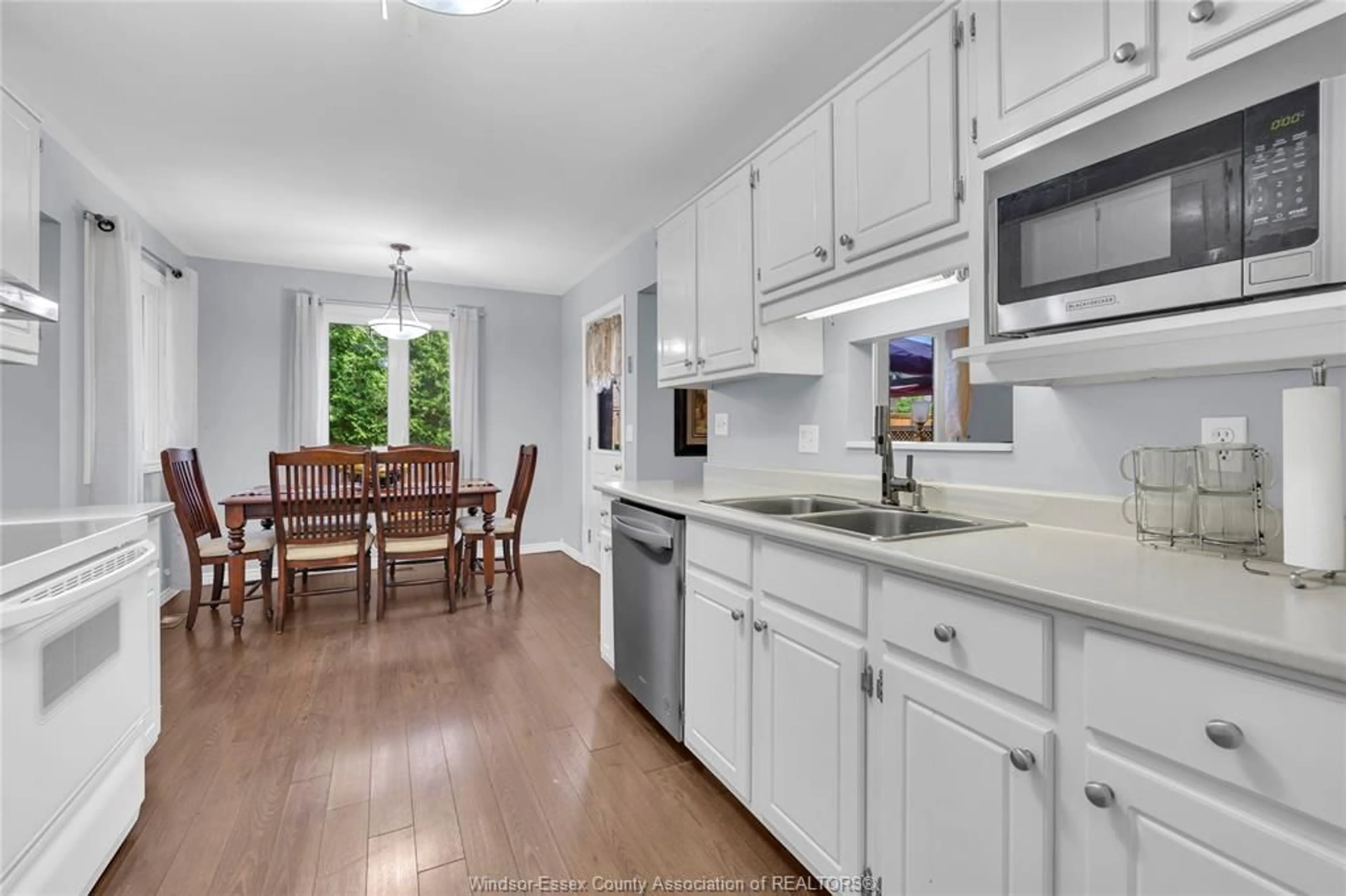 Open concept kitchen, unknown for 15 TURQUOISE, Chatham Ontario N7M 6G8