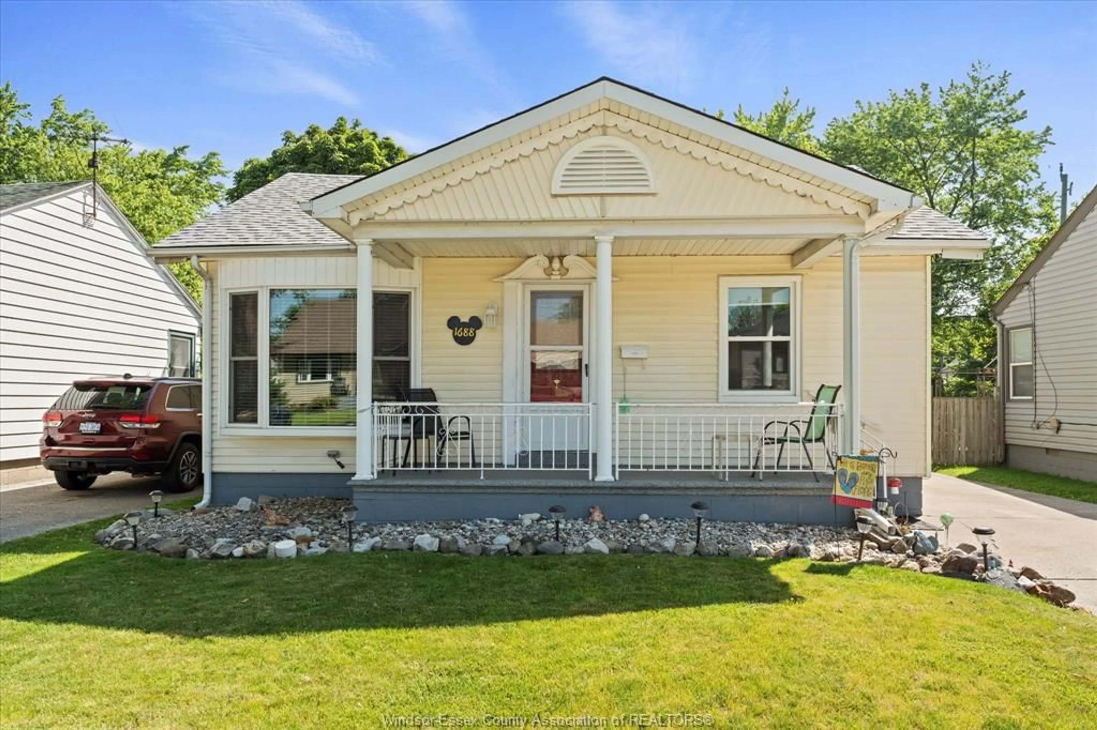 Unknown for 1688 CENTRAL Ave, Windsor Ontario N8Y 3W1