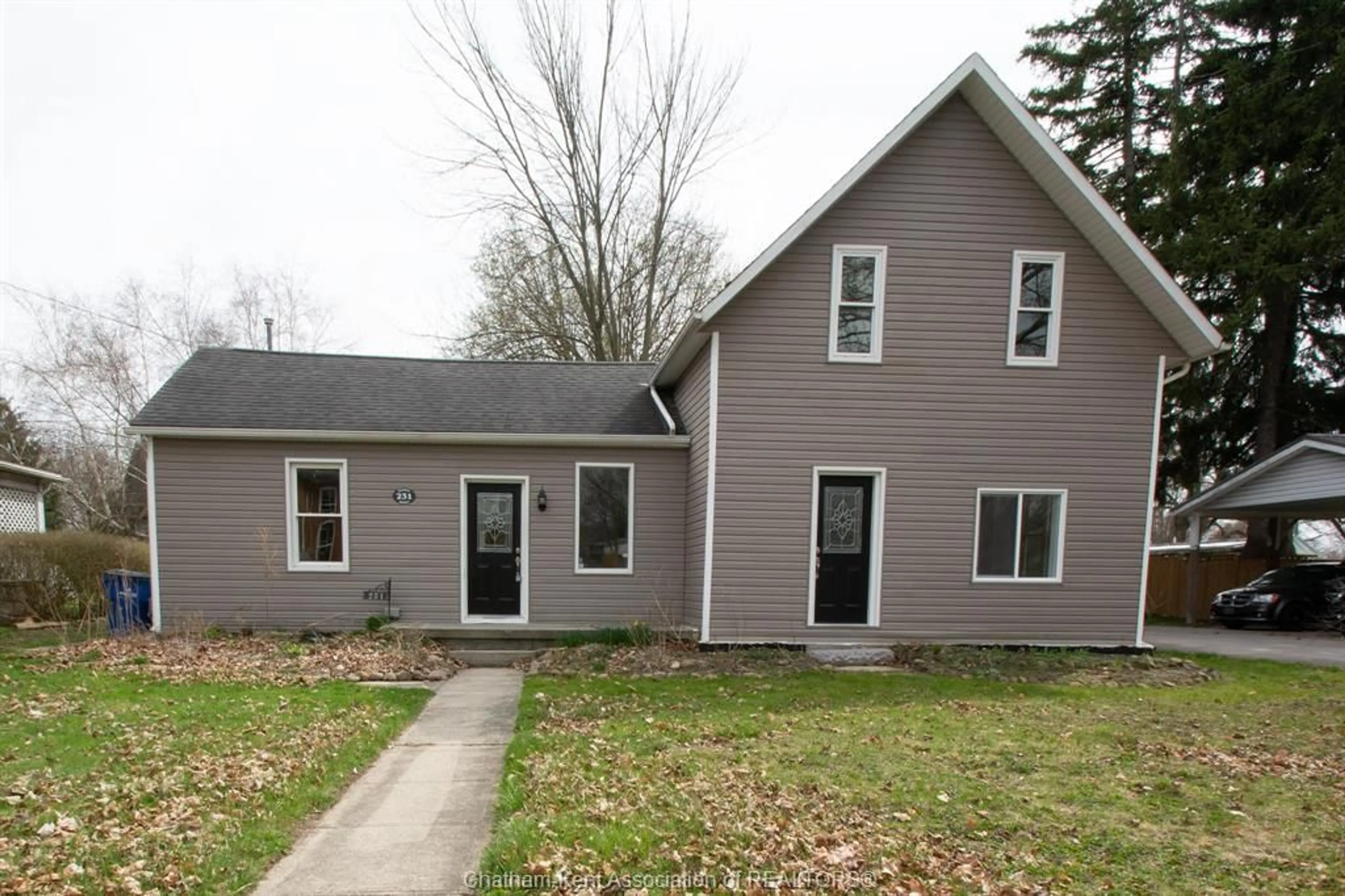 Home with vinyl exterior material, street for 231 Hughes St, Dresden Ontario N0P 1M0