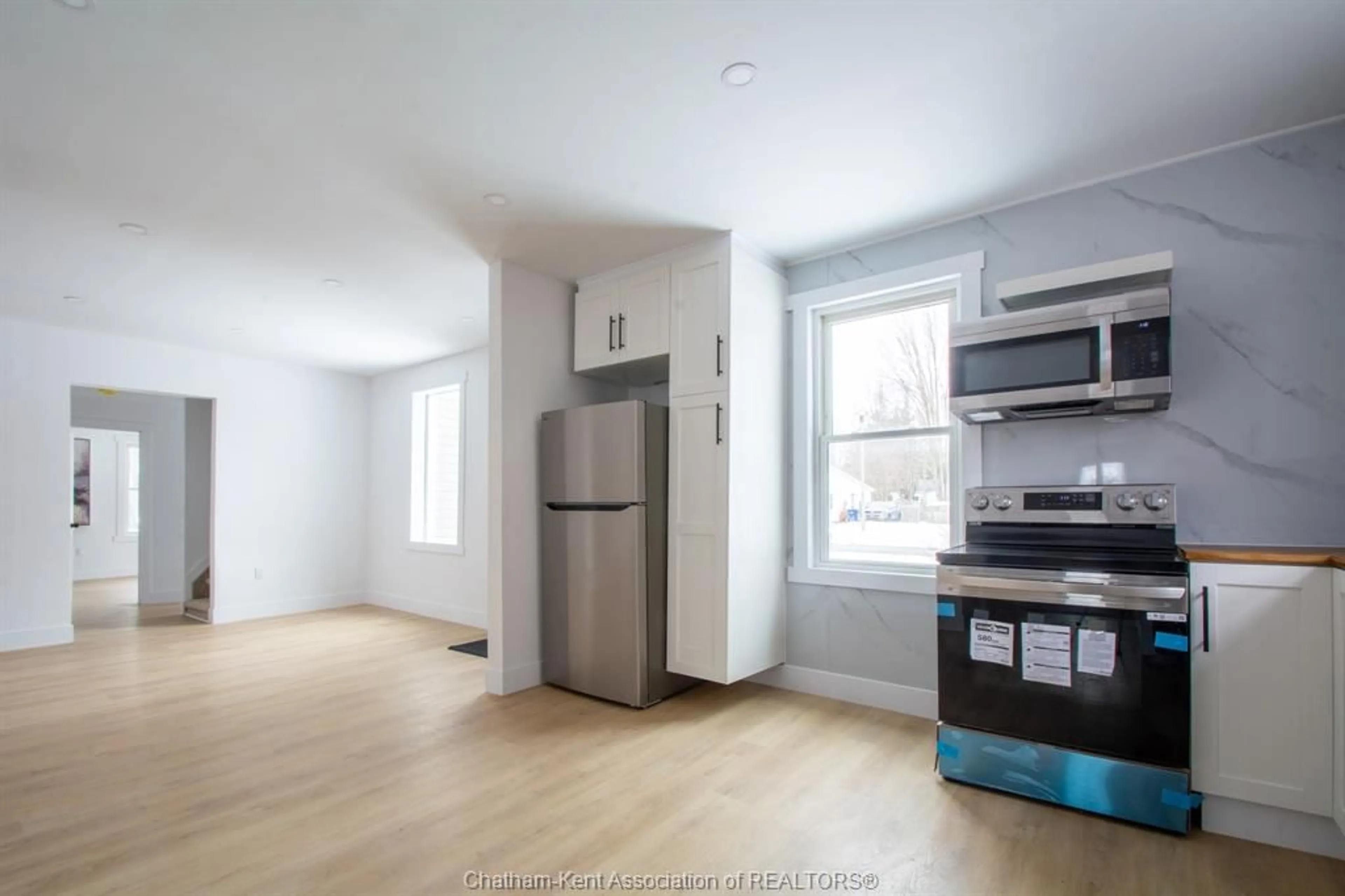Standard kitchen, unknown for 231 Hughes St, Dresden Ontario N0P 1M0