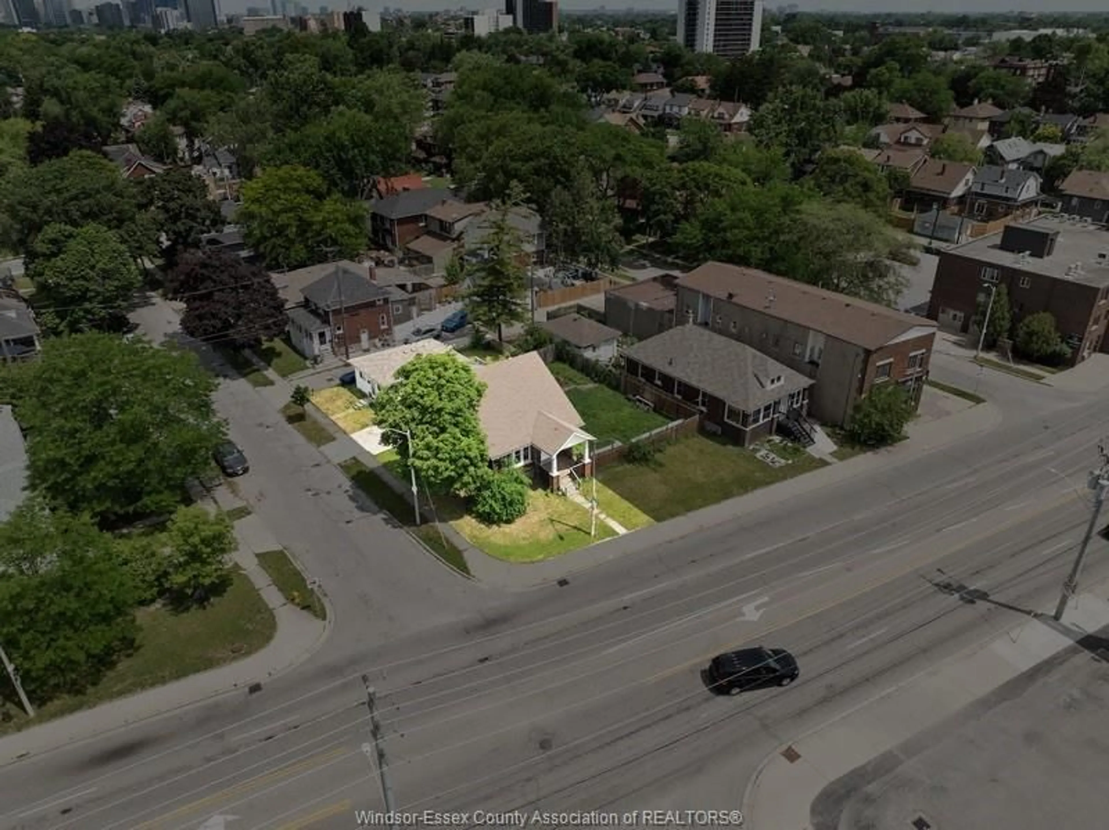 A pic from outside/outdoor area/front of a property/back of a property/a pic from drone, street for 426 TECUMSEH RD W & 1670 YORK STREET W, Windsor Ontario N8X 1G5