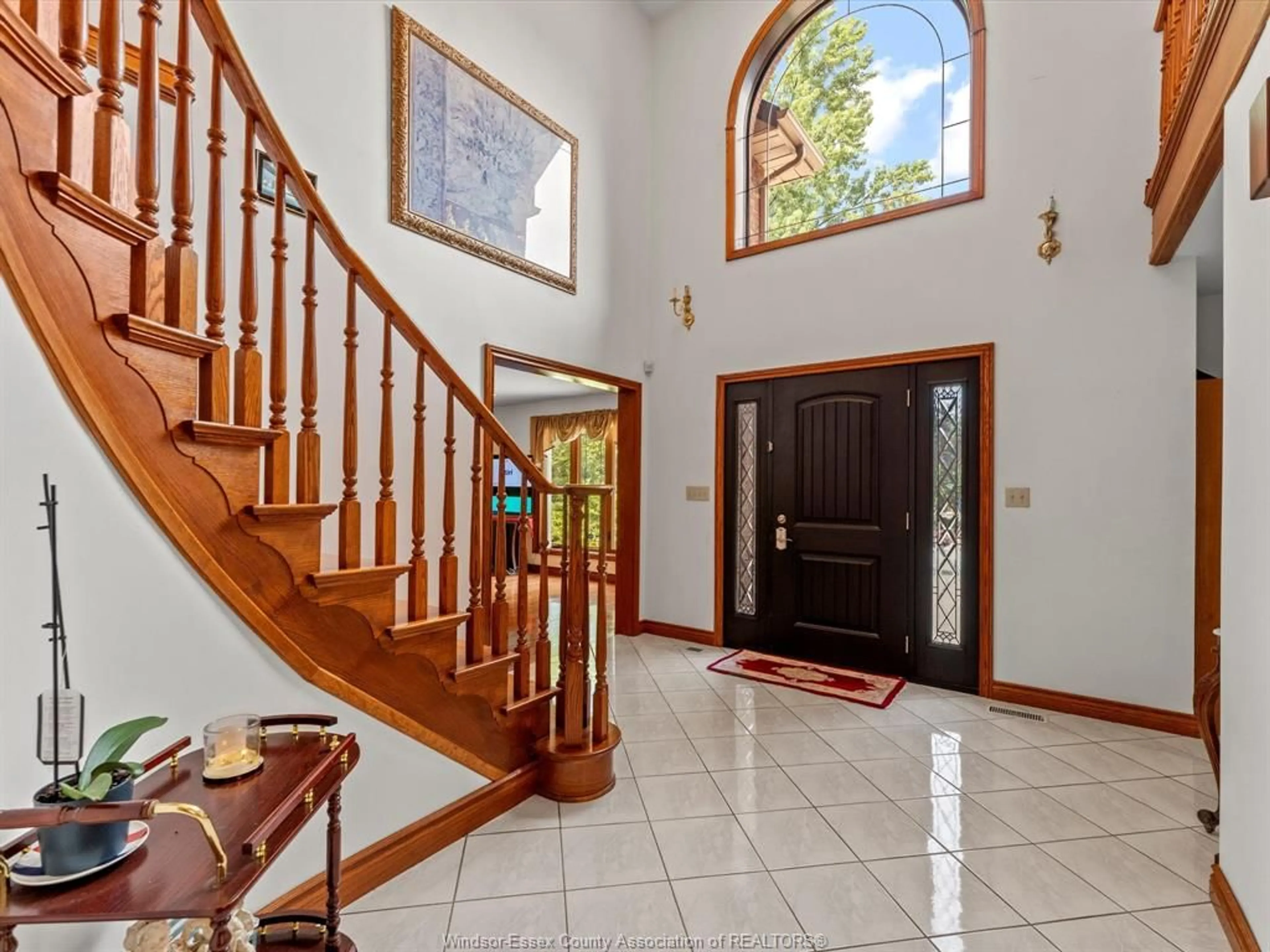 Indoor foyer for 315 MAJESTIC DRIVE, Lakeshore Ontario N8N 4K9
