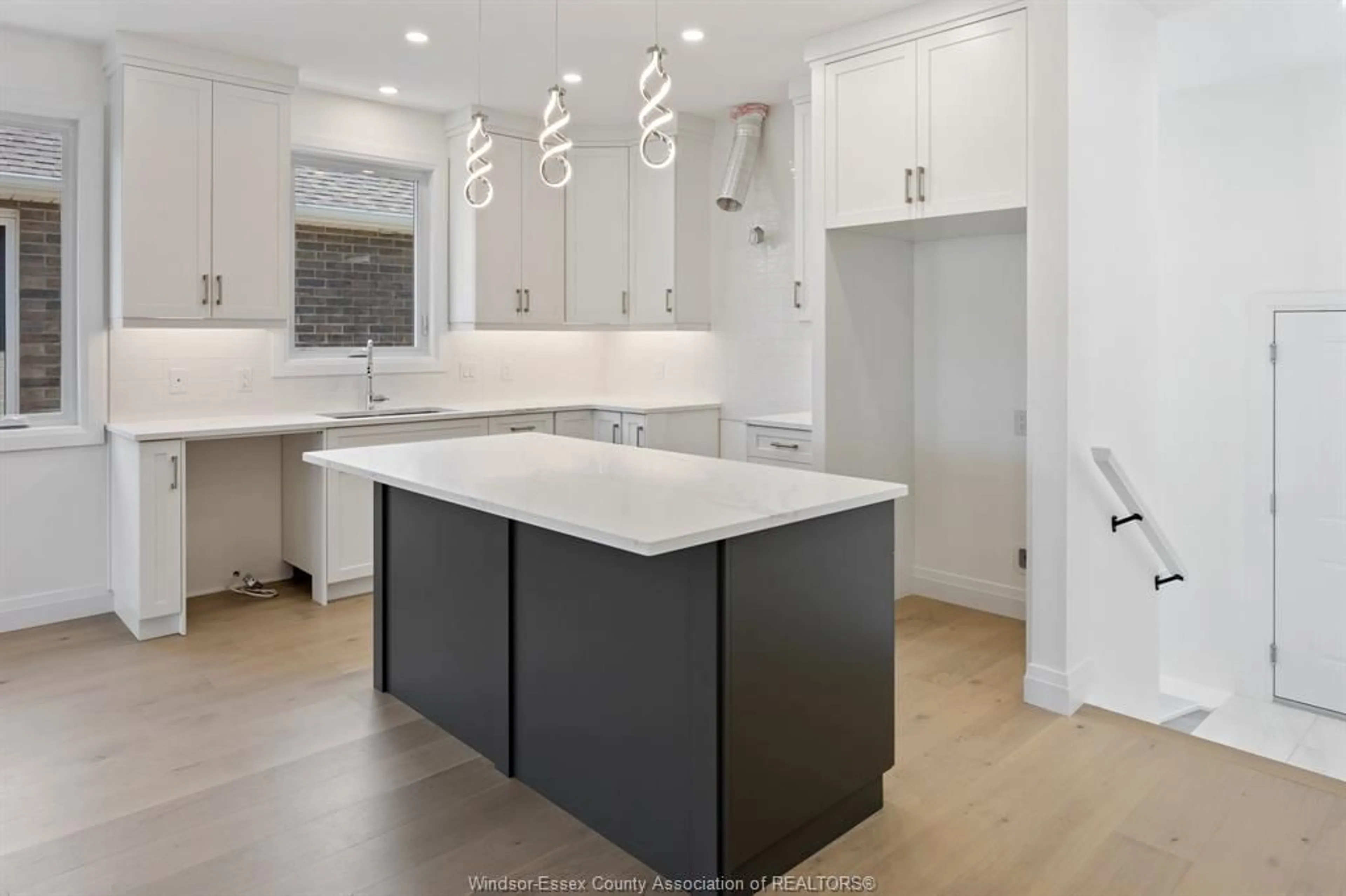 Contemporary kitchen, ceramic/tile floor for 50 DESTINY, Leamington Ontario N8H 0E1