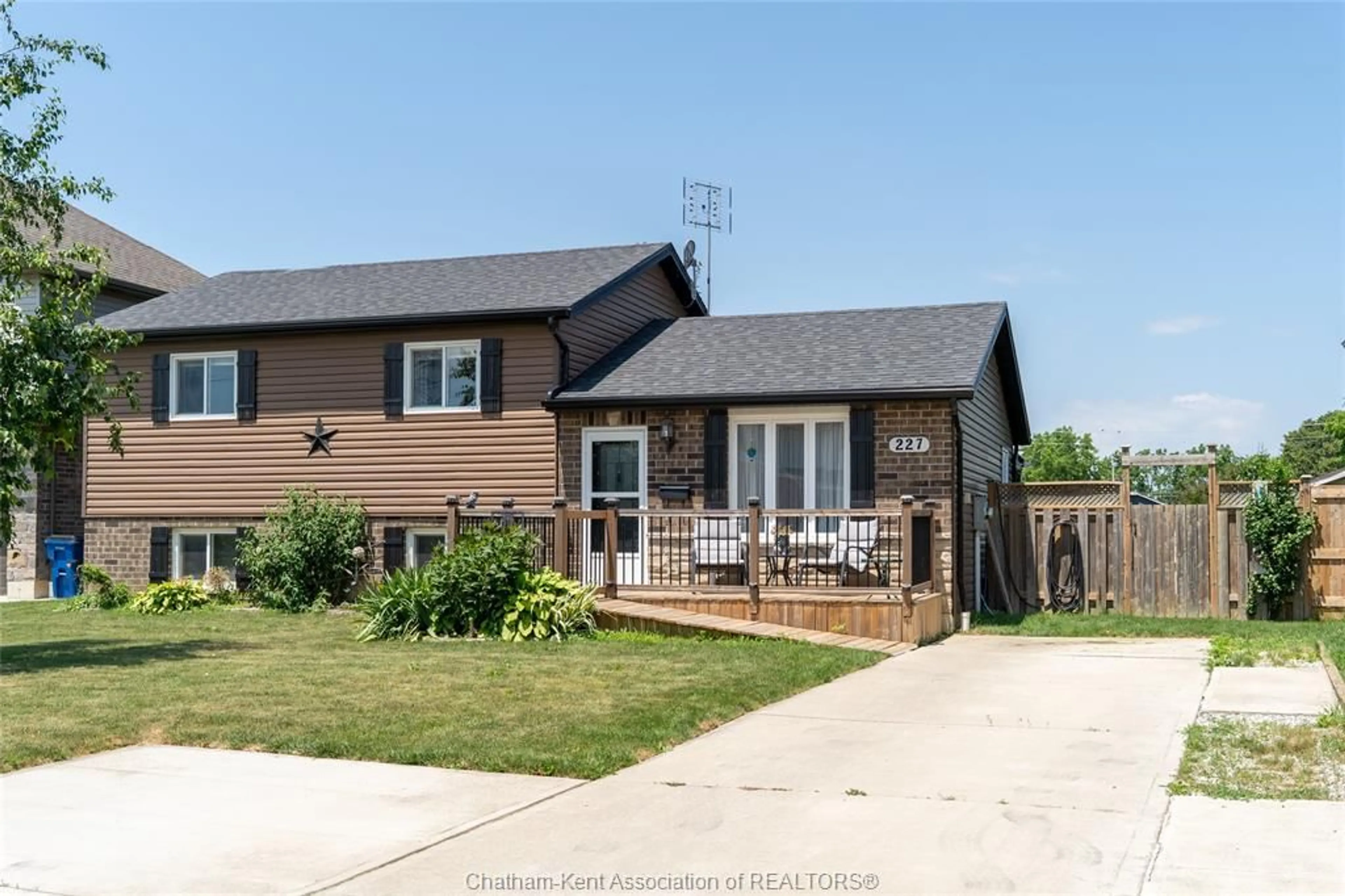 Unknown for 227 Bristol Dr, Chatham Ontario N7M 6K9