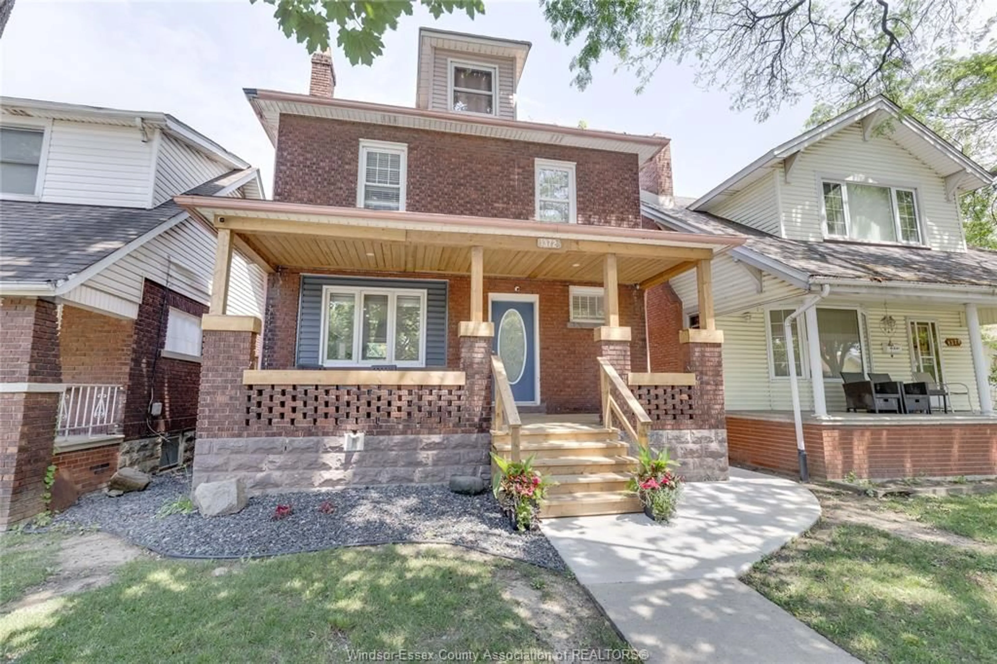 Home with brick exterior material, street for 1372 Gladstone, Windsor Ontario N8X 1L8
