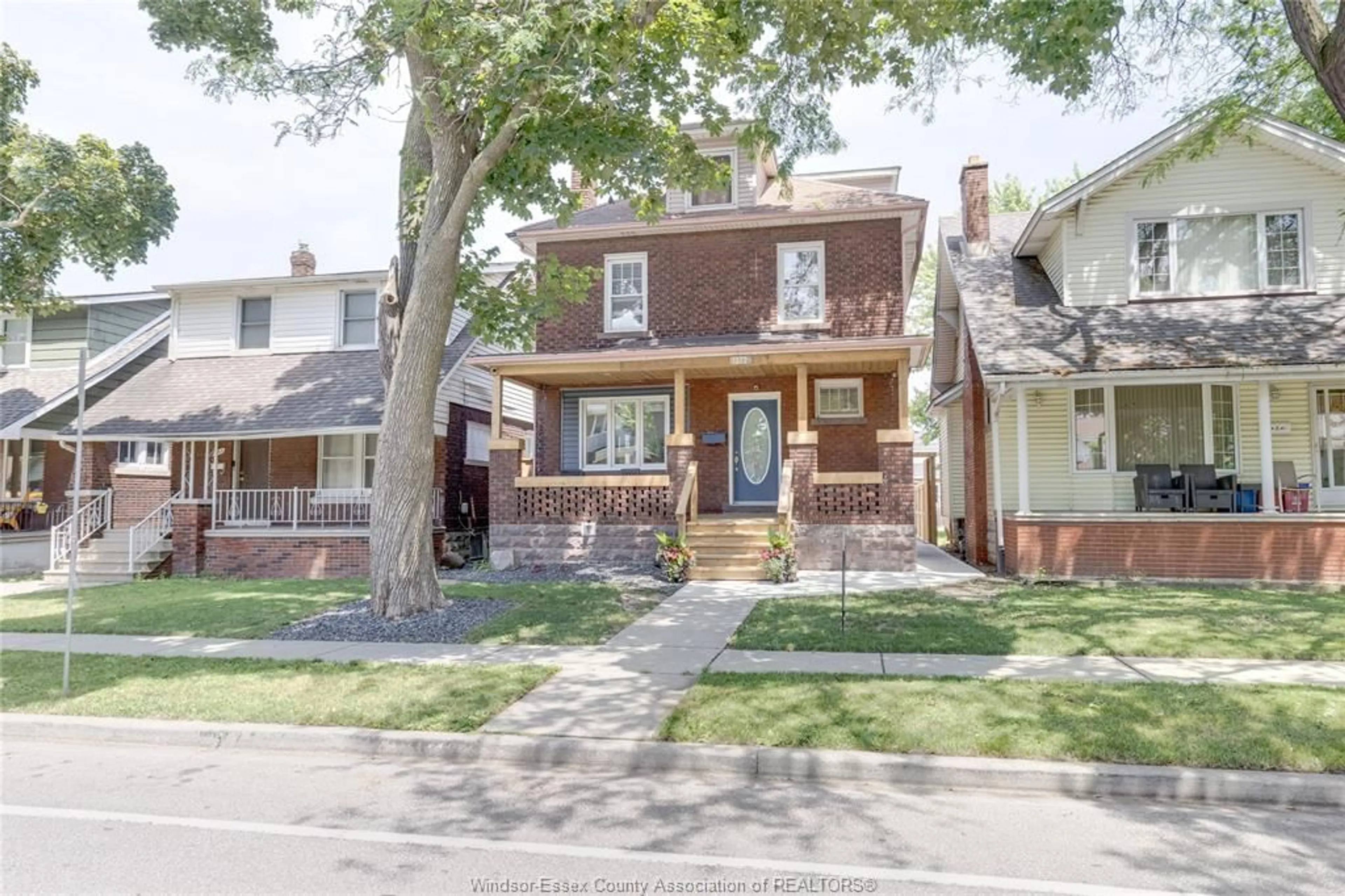 Home with brick exterior material, street for 1372 Gladstone, Windsor Ontario N8X 1L8
