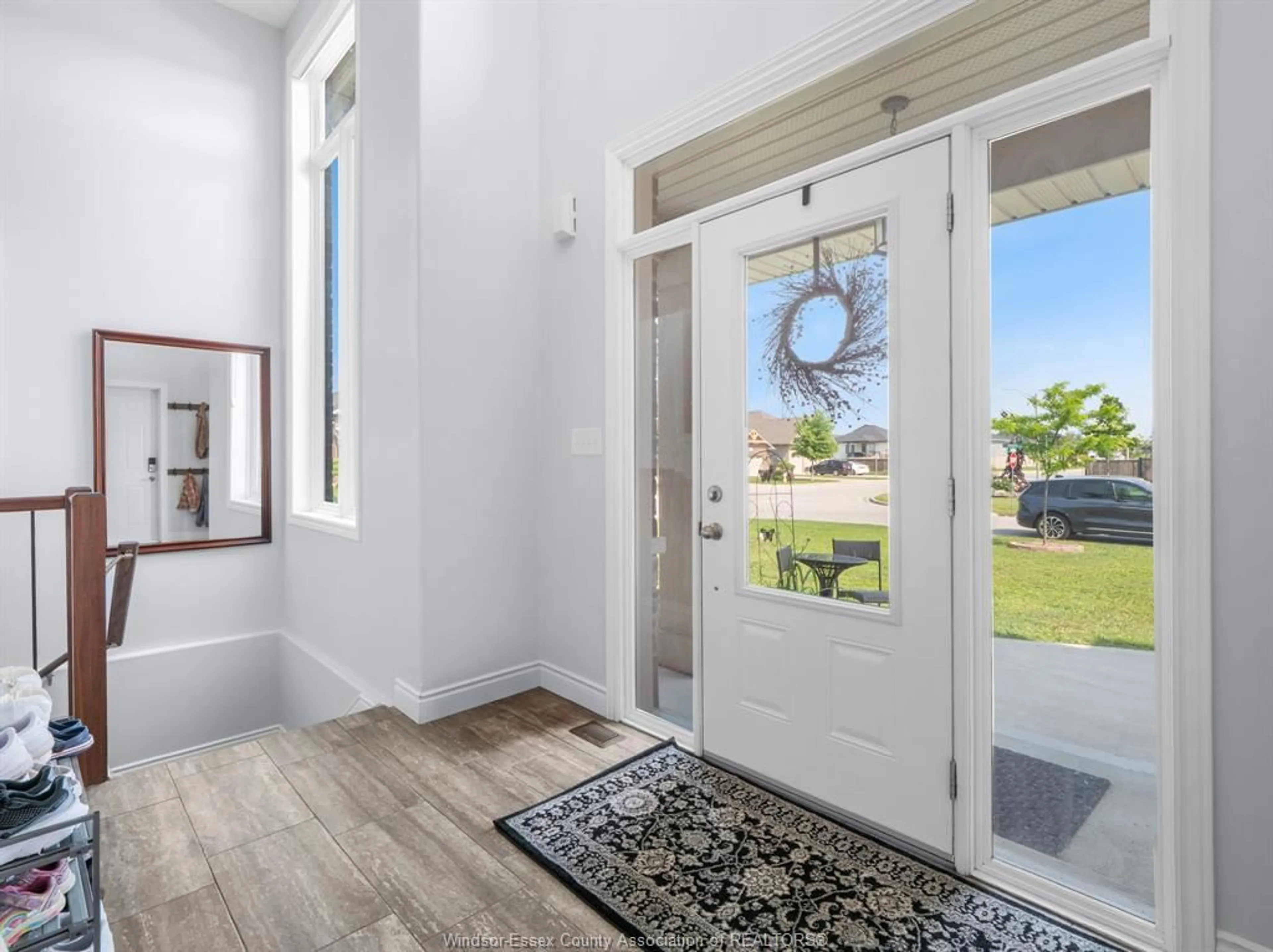 Indoor entryway for 405 BROWN Cres, Amherstburg Ontario N9V 4E1