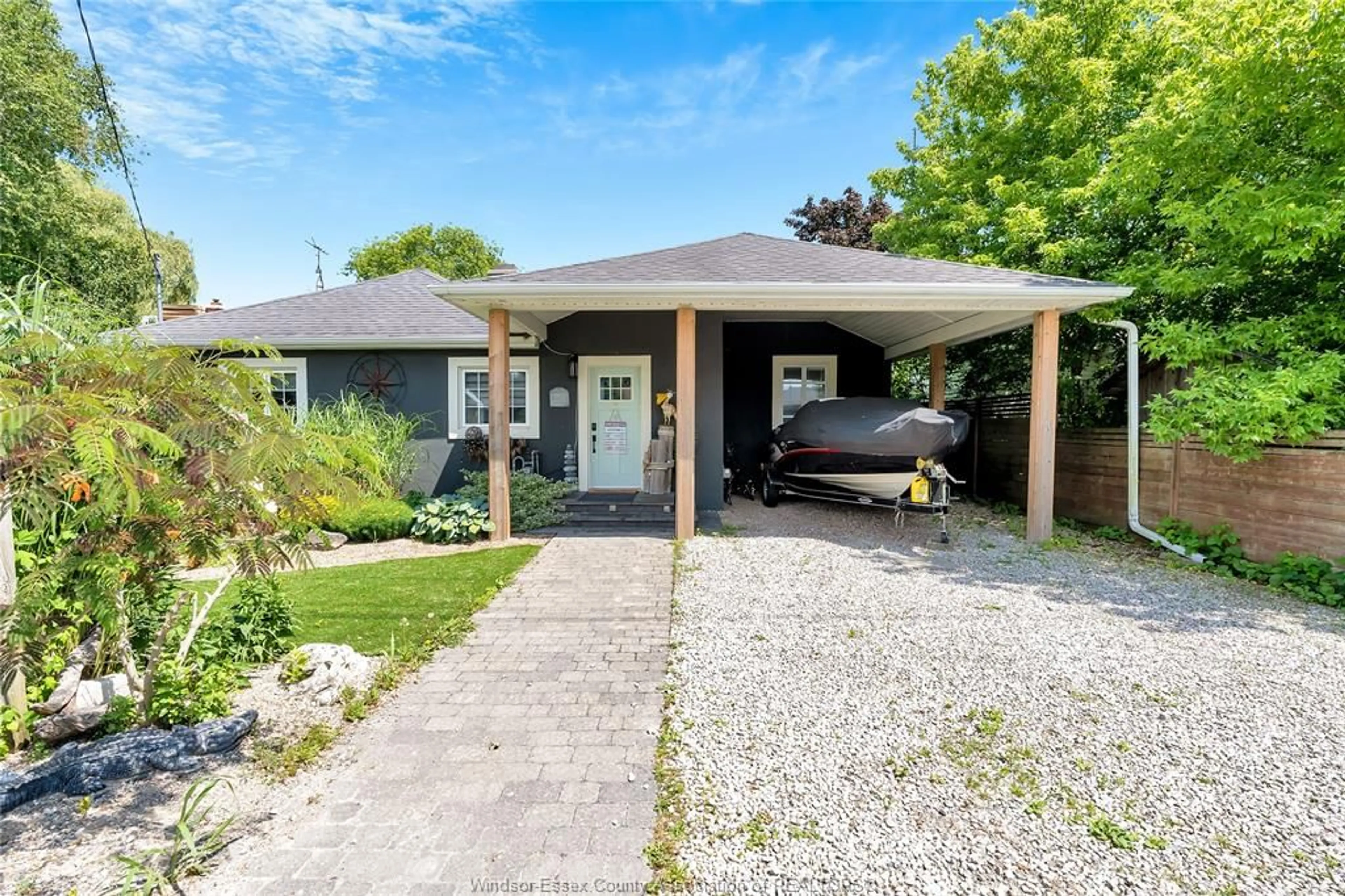 A pic from outside/outdoor area/front of a property/back of a property/a pic from drone, street for 72 PULLEY Rd, Leamington Ontario N0P 2P0