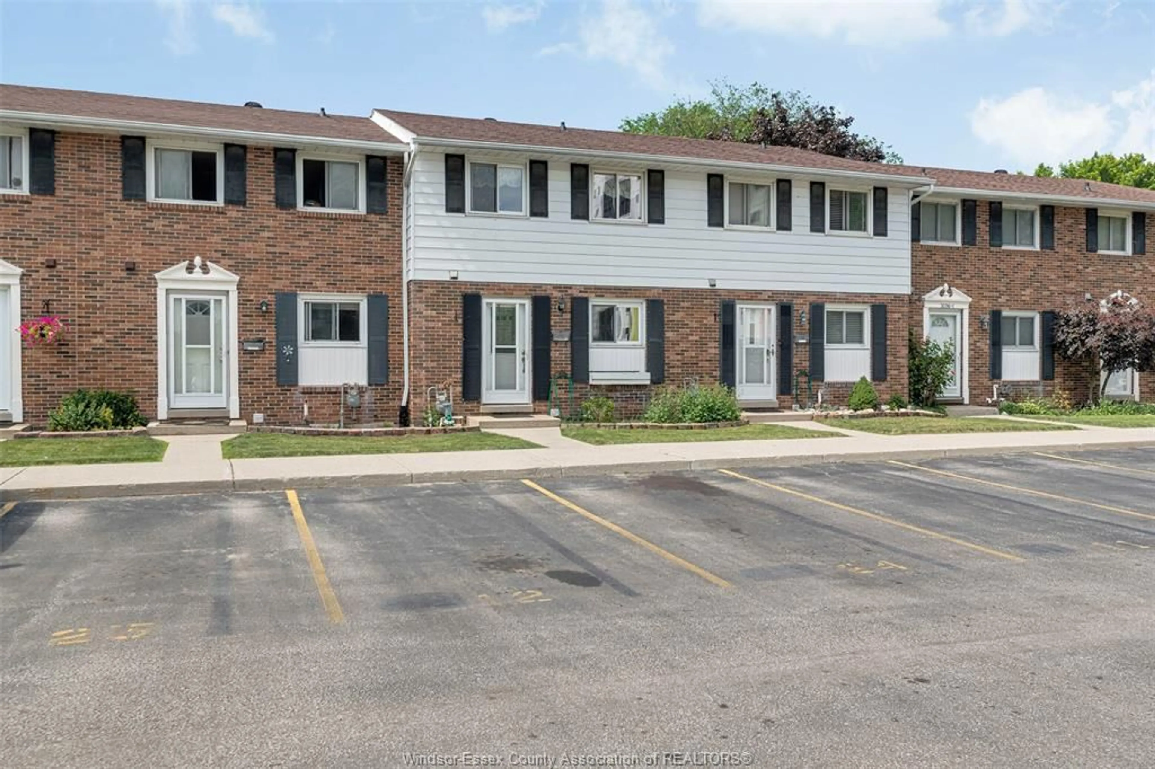 Unknown for 3094 Meadowbrook Lane, Windsor Ontario N8T 3H4