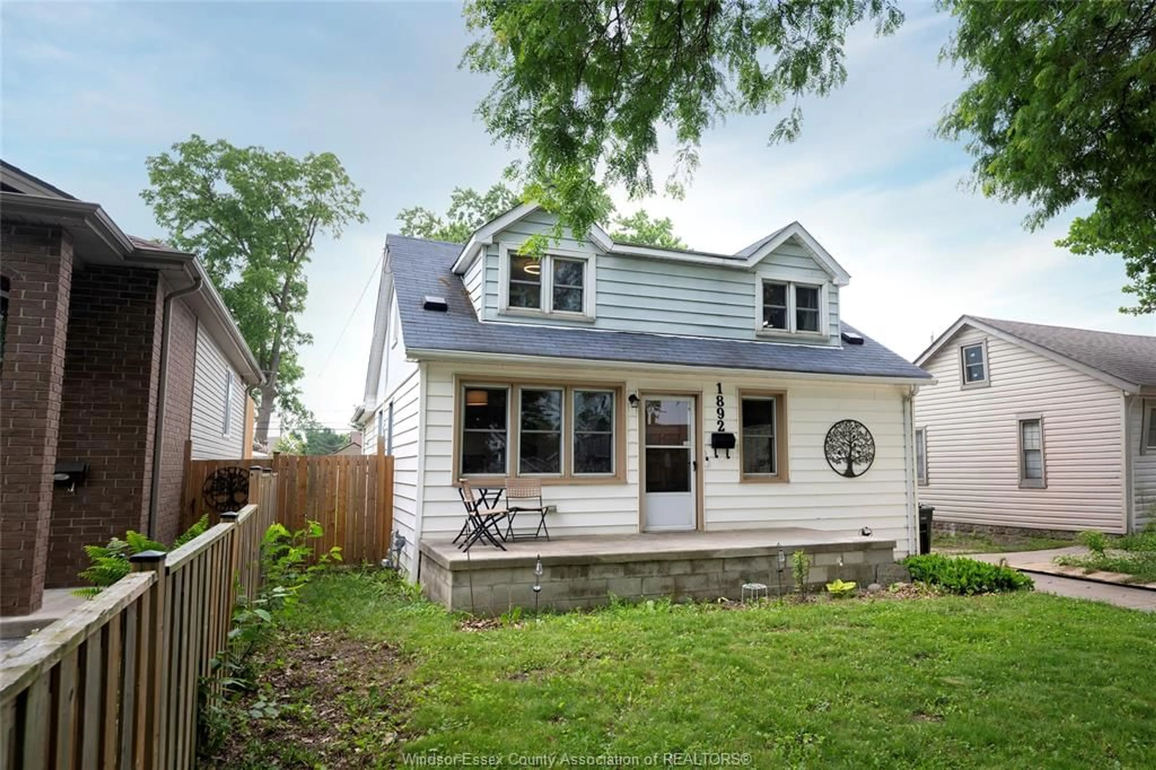 Home with vinyl exterior material, street for 1892 Westminster Blvd, Windsor Ontario N8T 1X4