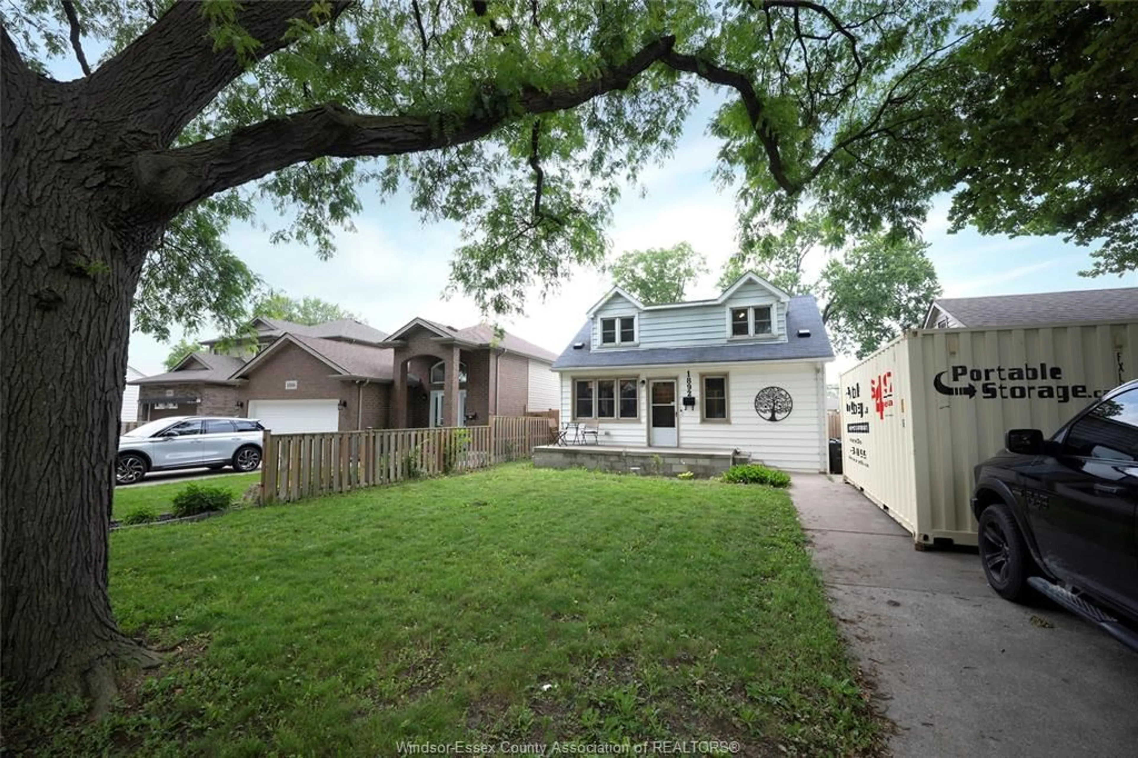 A pic from outside/outdoor area/front of a property/back of a property/a pic from drone, street for 1892 Westminster Blvd, Windsor Ontario N8T 1X4