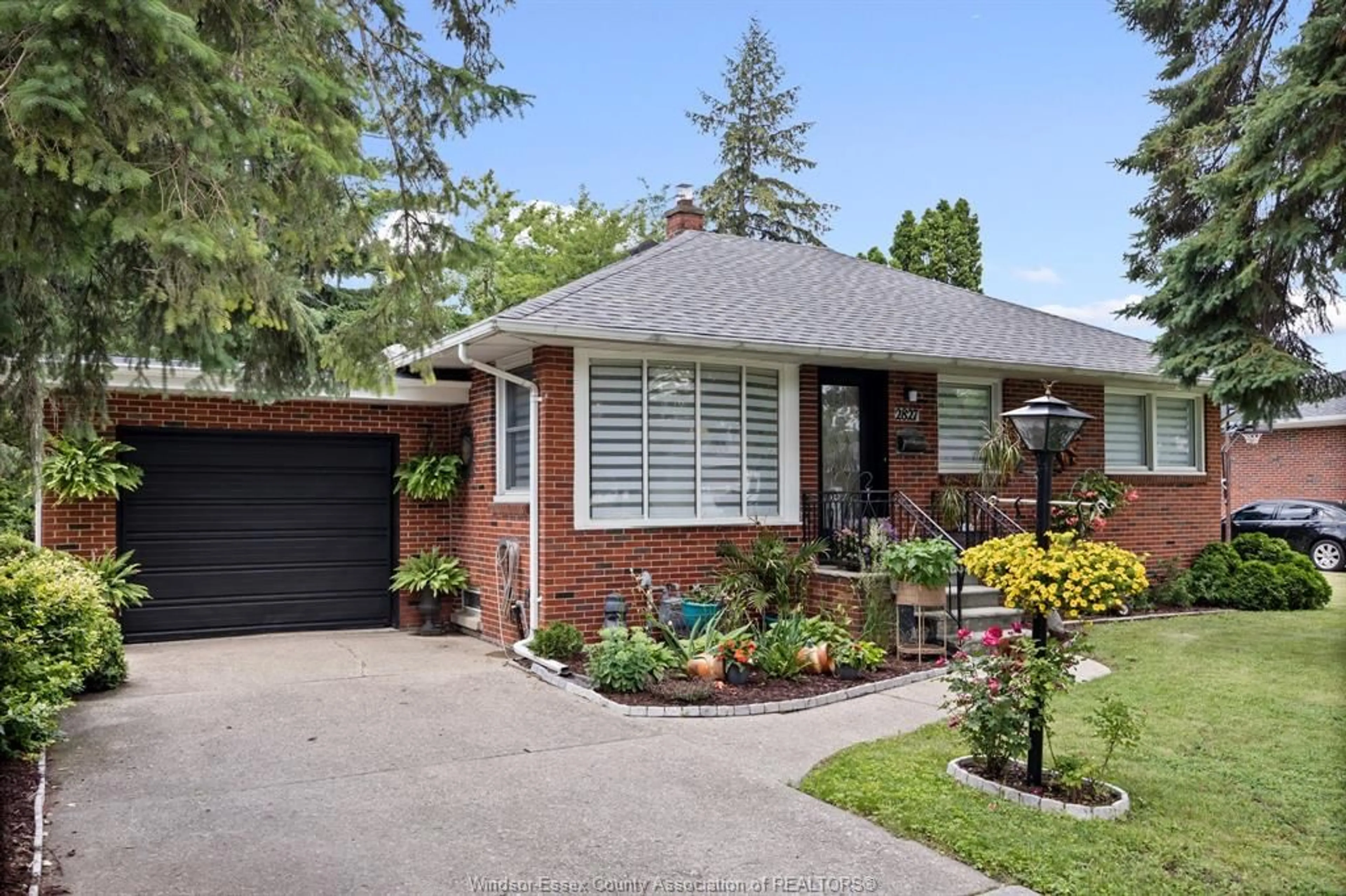 Home with brick exterior material, street for 2827 PRINCESS, Windsor Ontario N8T 1W5