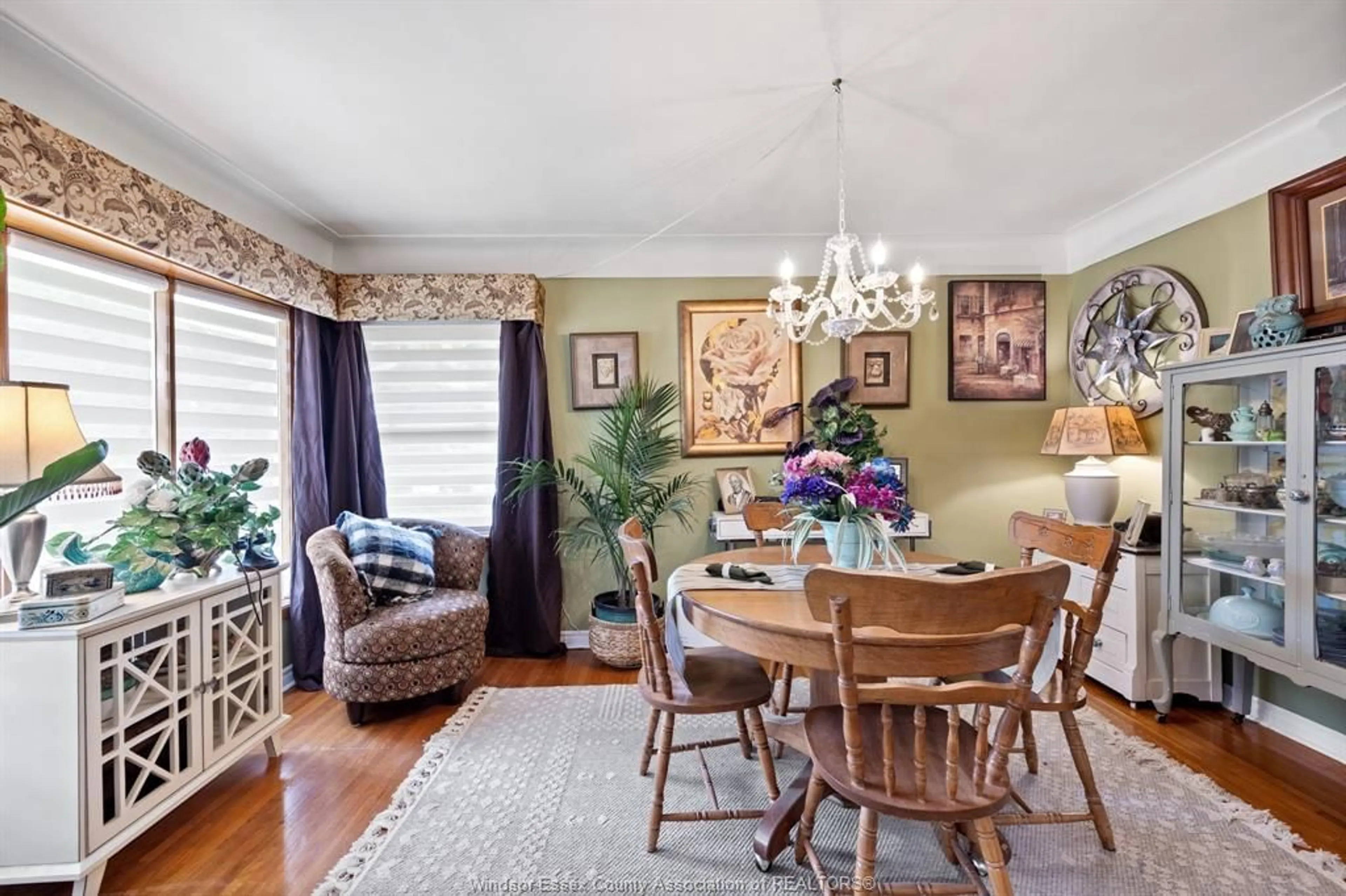 Dining room, wood/laminate floor for 2827 PRINCESS, Windsor Ontario N8T 1W5