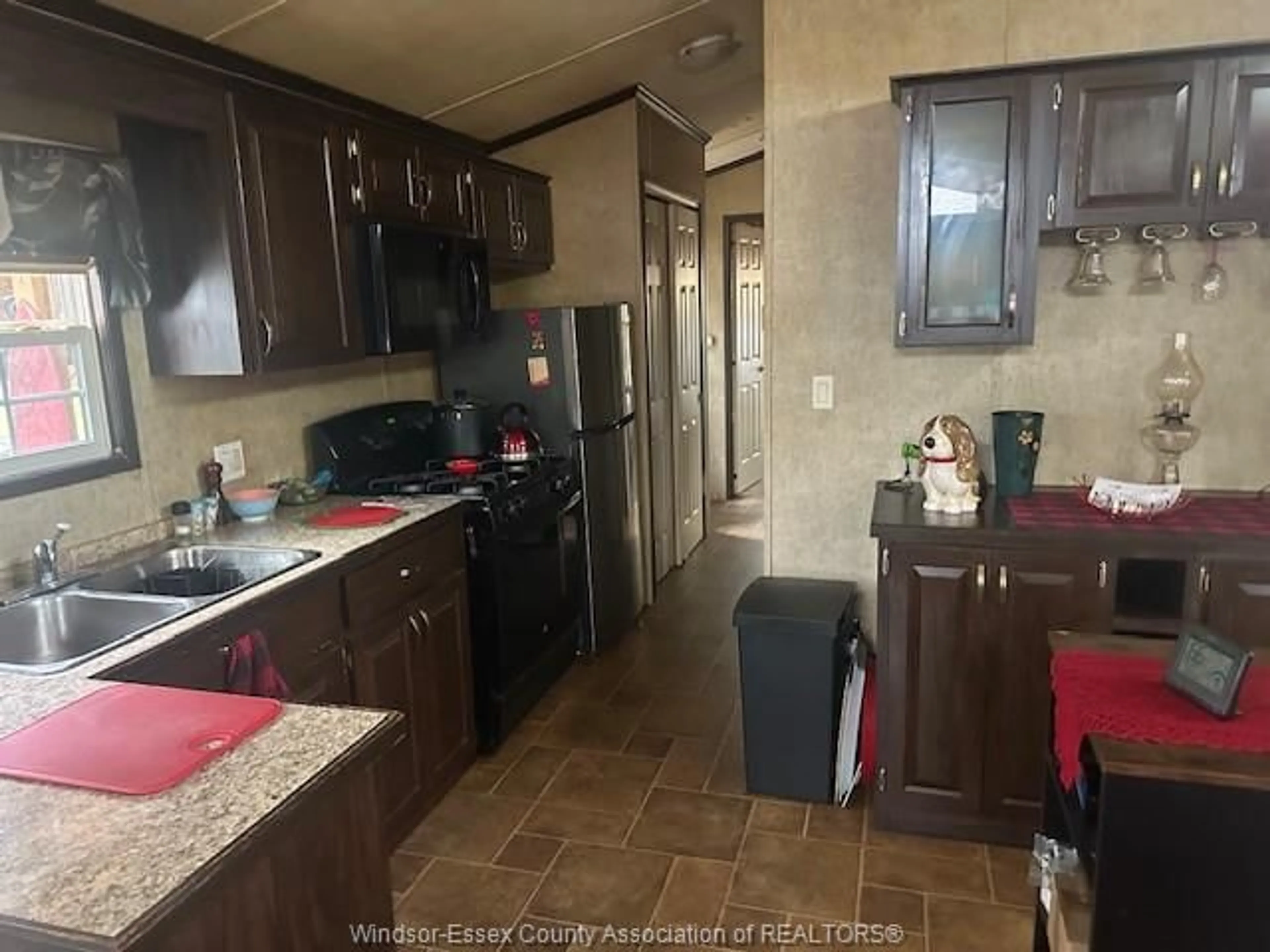 Standard kitchen, unknown for 126 MERSEA RD 5 #16, Leamington Ontario N8H 3V5