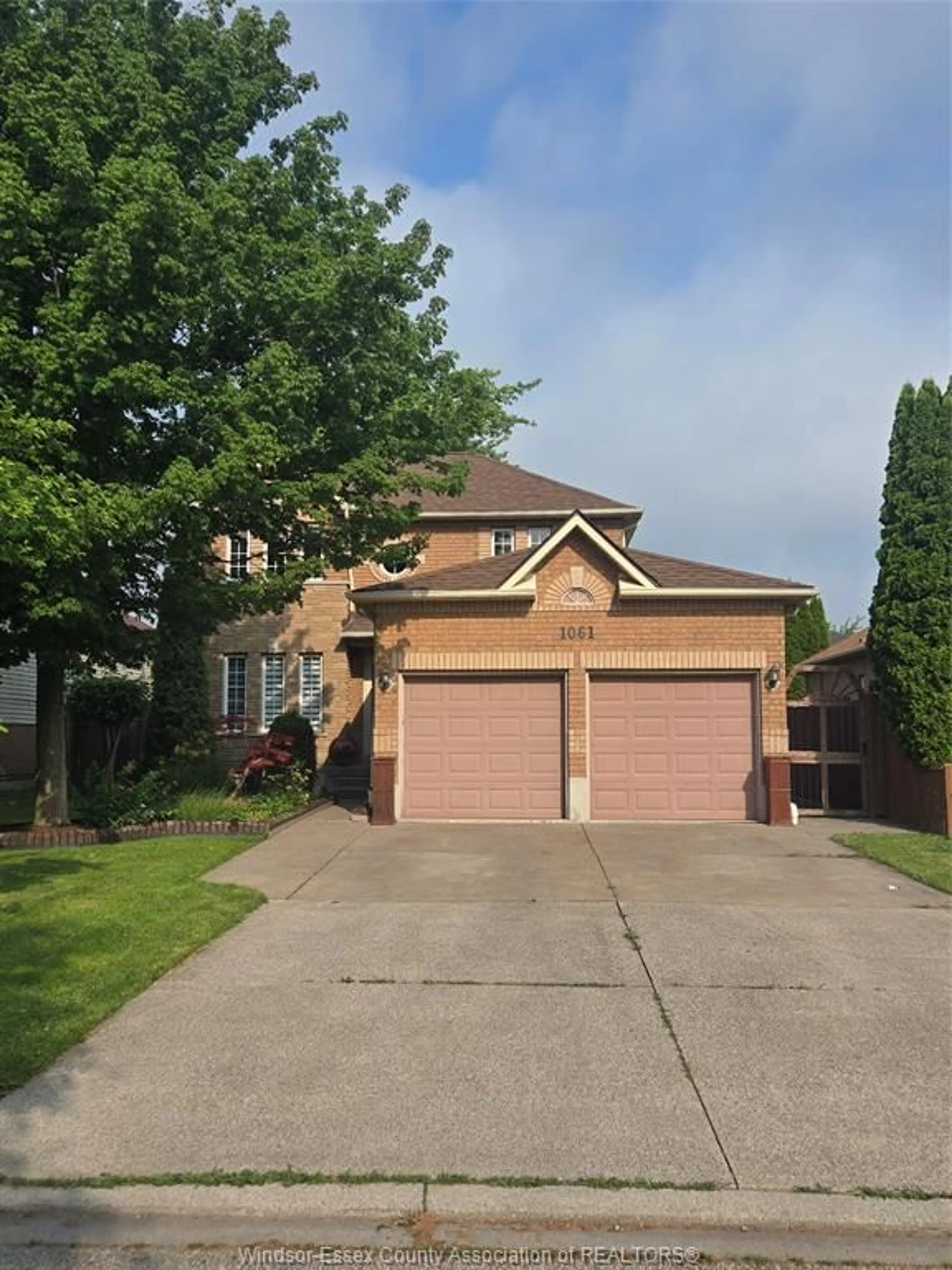 Home with brick exterior material, street for 1061 LEMONWOOD, Windsor Ontario N9G 2R7