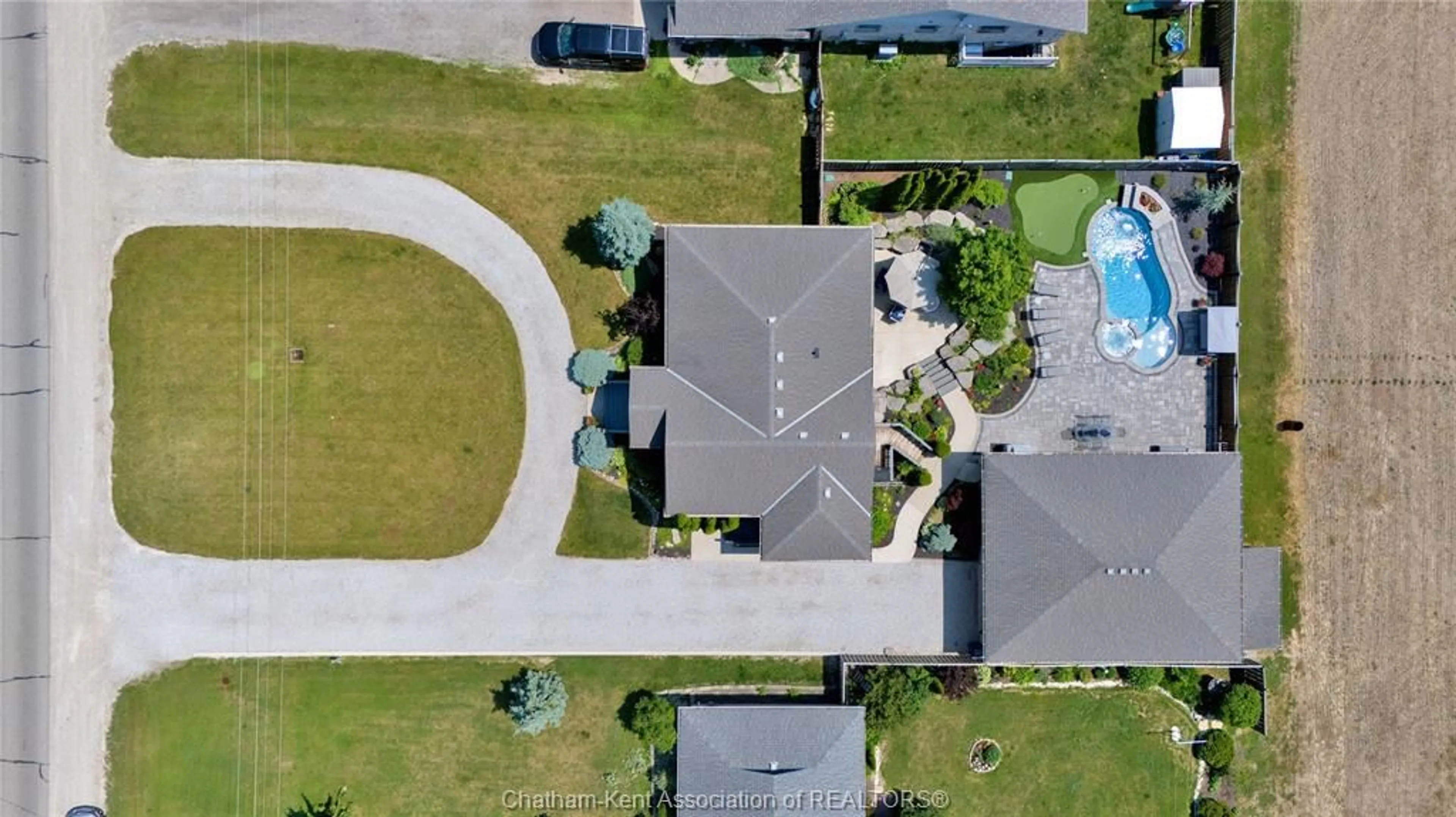 A pic from outside/outdoor area/front of a property/back of a property/a pic from drone, street for 5756 Middle Line, Merlin Ontario N0P 1W0