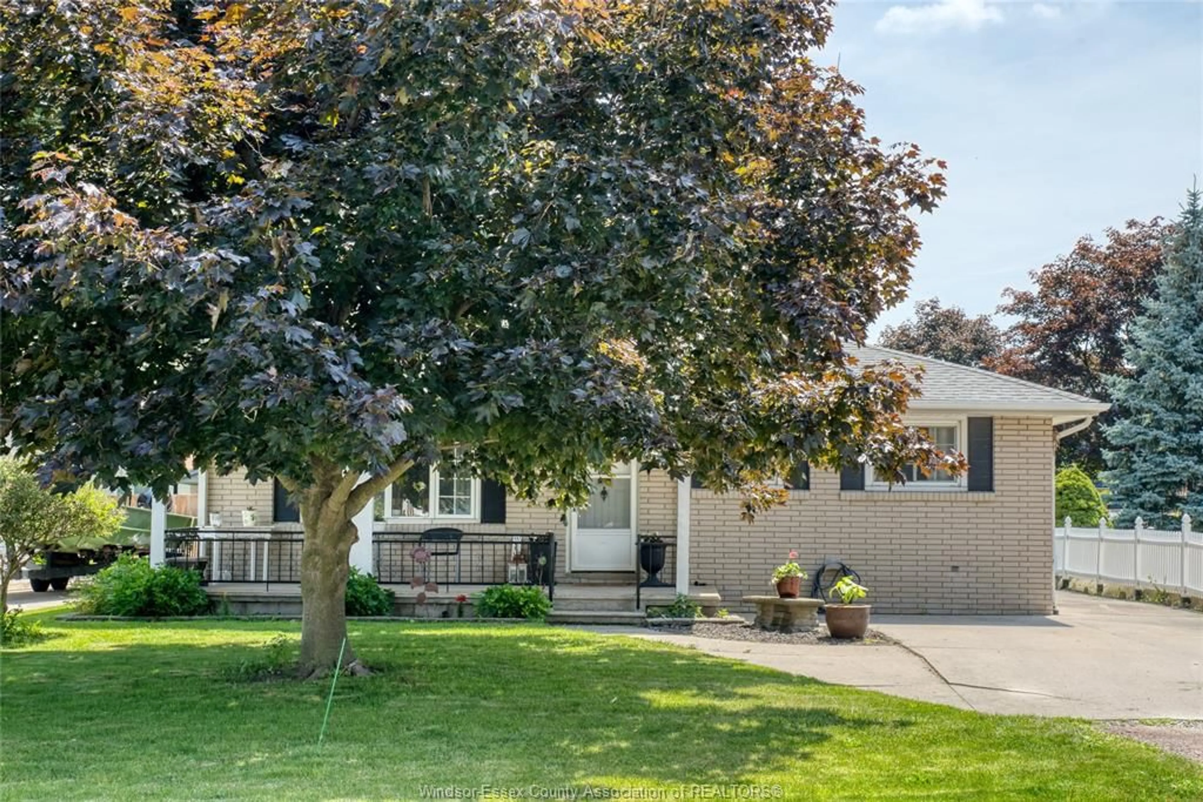Home with vinyl exterior material, street for 337 EVELYN, Belle River Ontario N0R 1A0