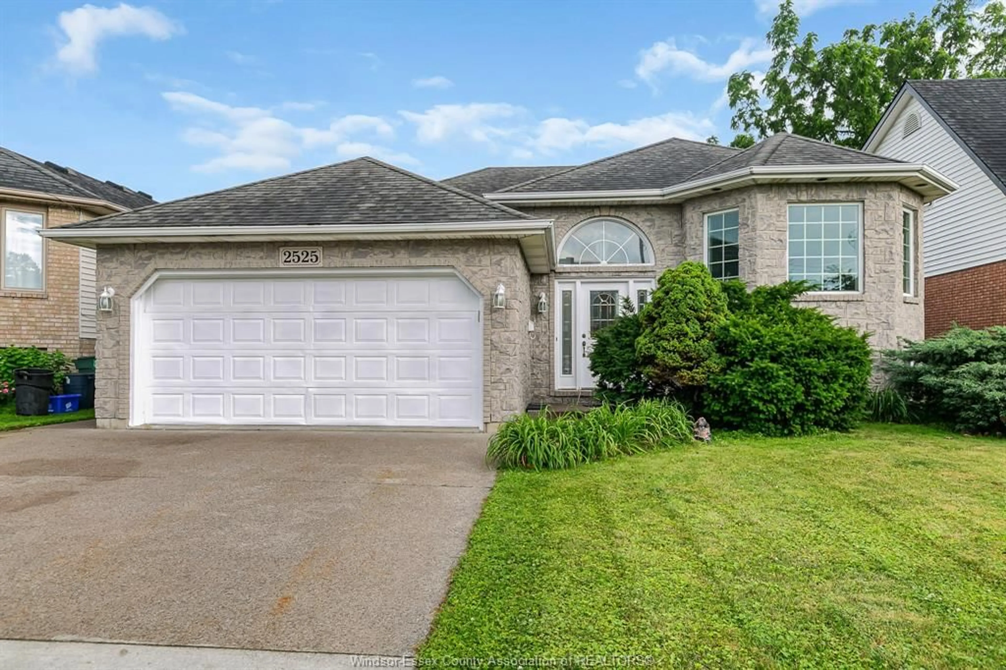 Home with brick exterior material, street for 2525 LABELLE, Windsor Ontario N9E 4K4