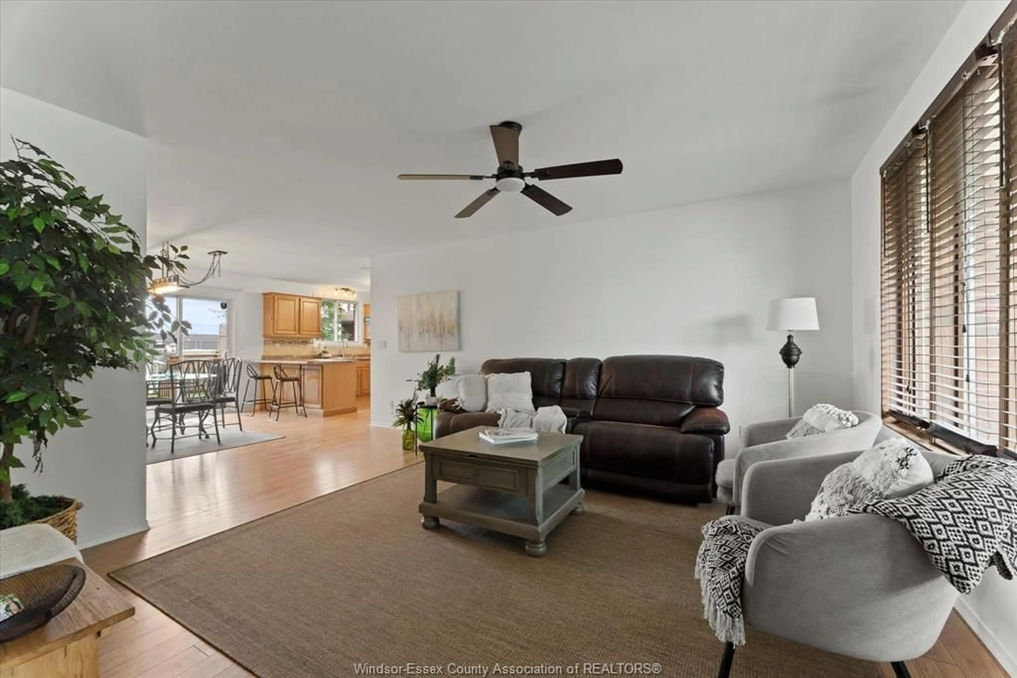 Living room with furniture, unknown for 249 MURRAY, Kingsville Ontario N9Y 3T4