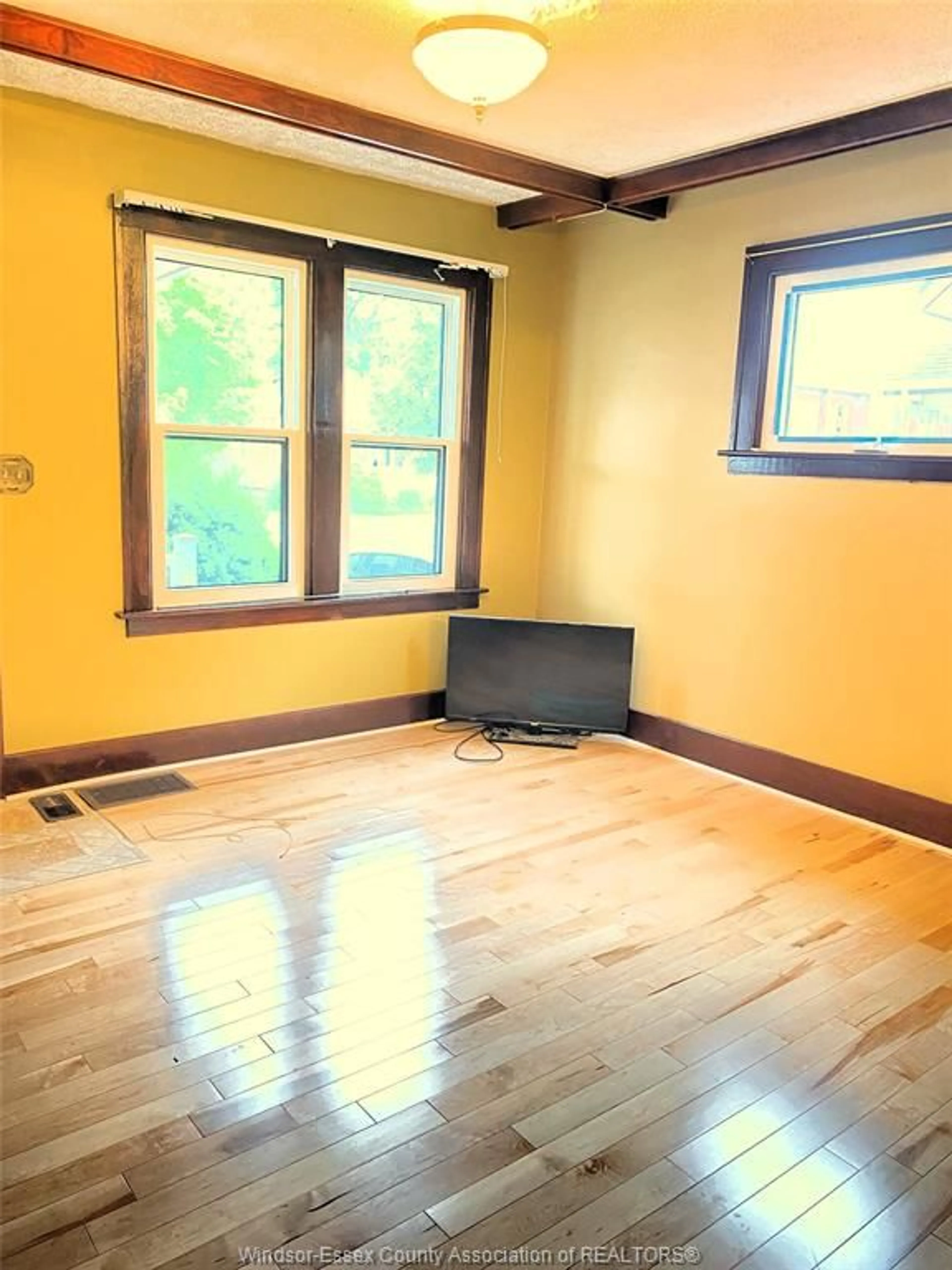 A pic of a room for 1951 TOURANGEAU Rd, Windsor Ontario N8W 4N4