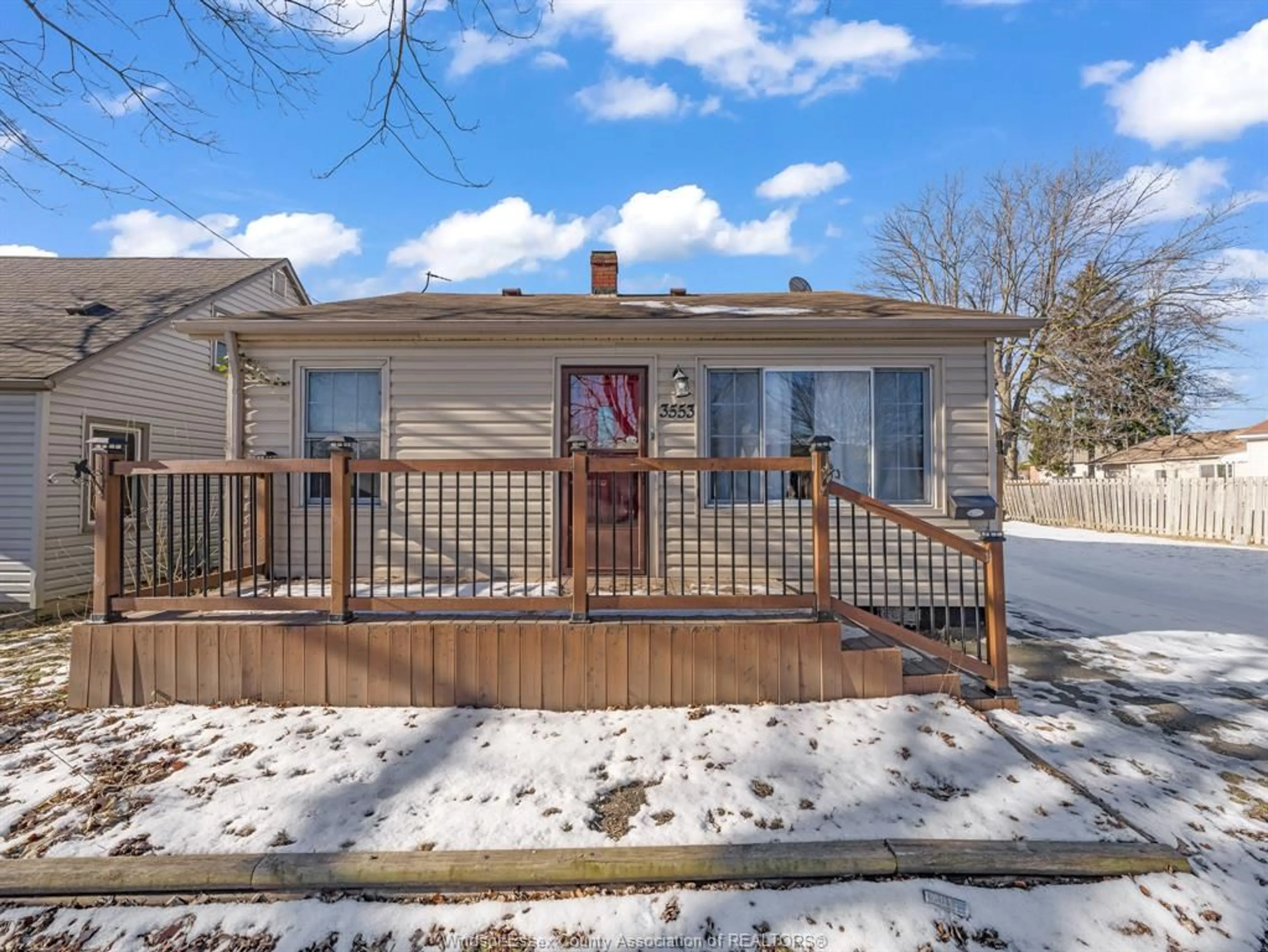 Home with vinyl exterior material, street for 3553 TURNER Rd, Windsor Ontario N8W 3M7