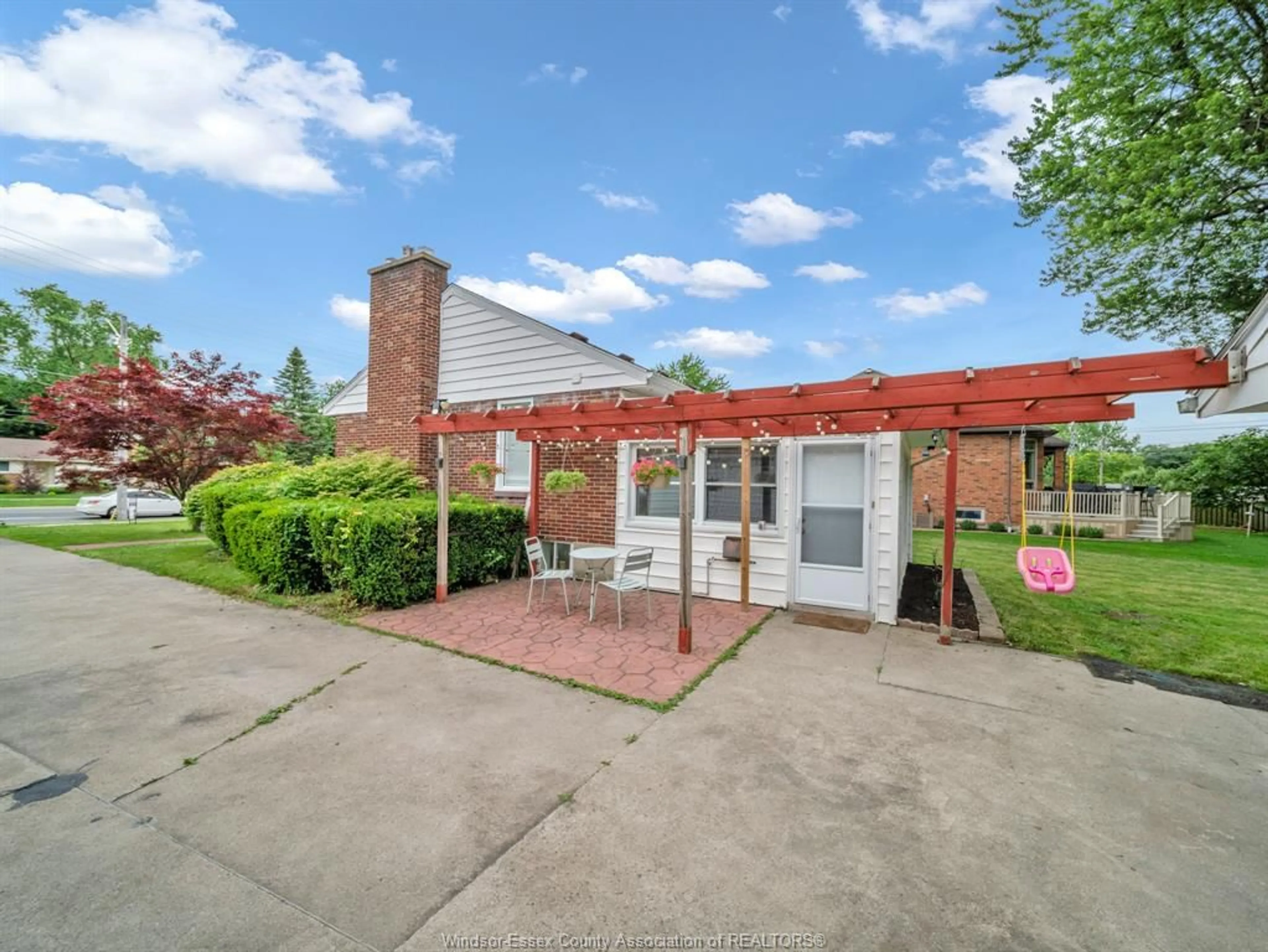 Patio, unknown for 1045 CABANA Rd, Windsor Ontario N9G 1B6