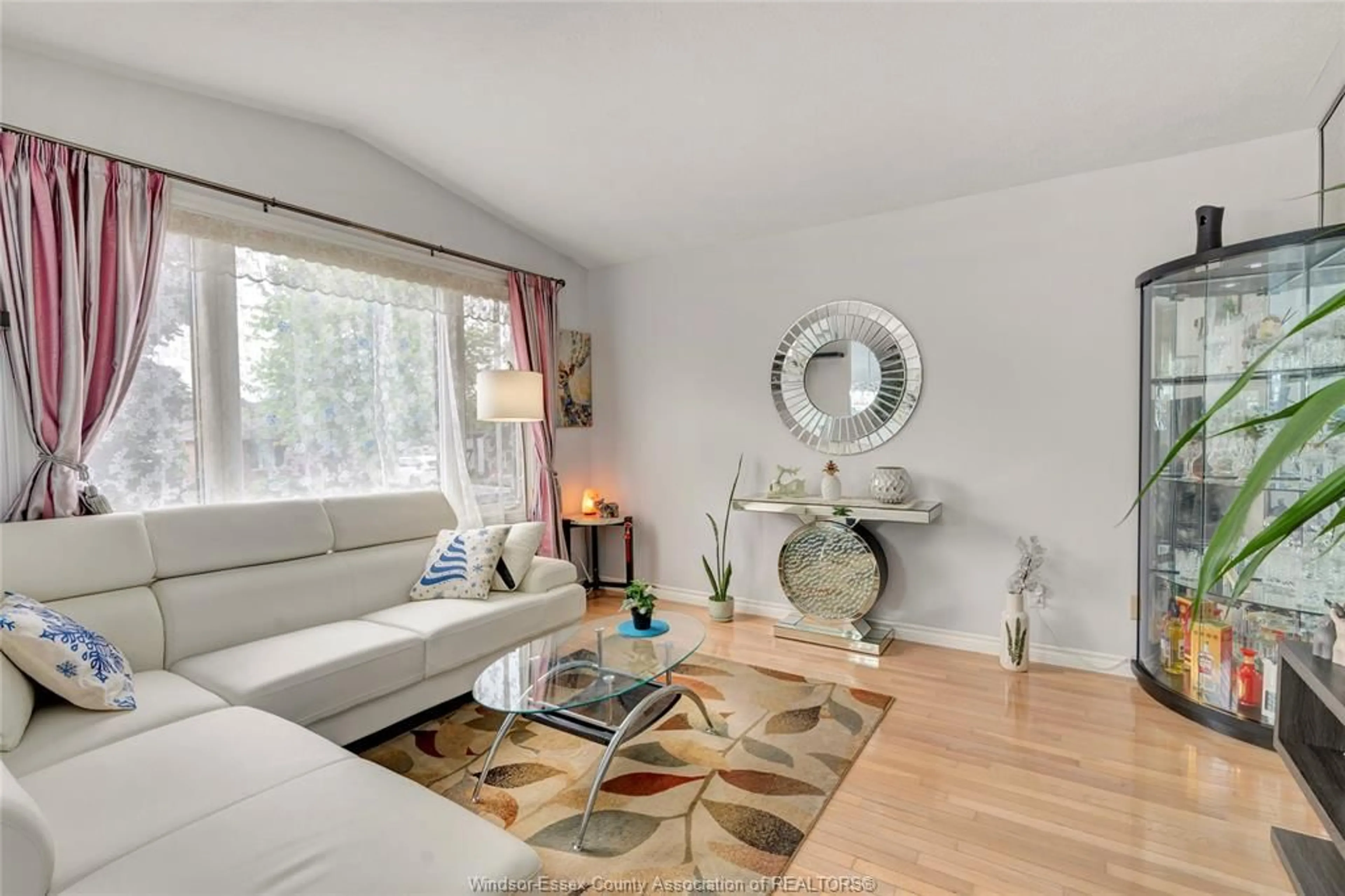 Living room with furniture, unknown for 1431 FULLER Cres, Windsor Ontario N8W 5S5