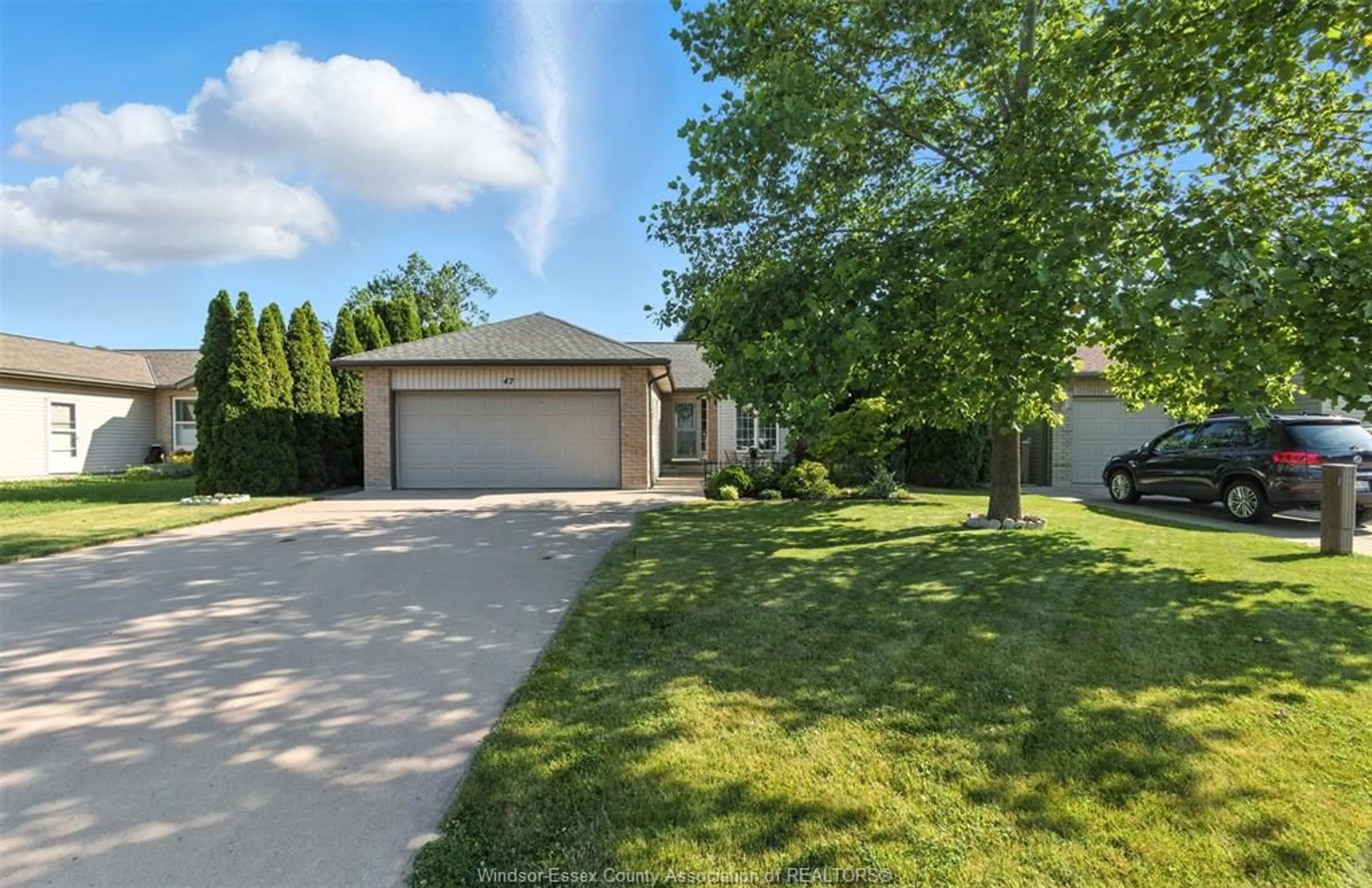 A pic from outside/outdoor area/front of a property/back of a property/a pic from drone, street for 47 SHEPLEY, Harrow Ontario N0R 1G0