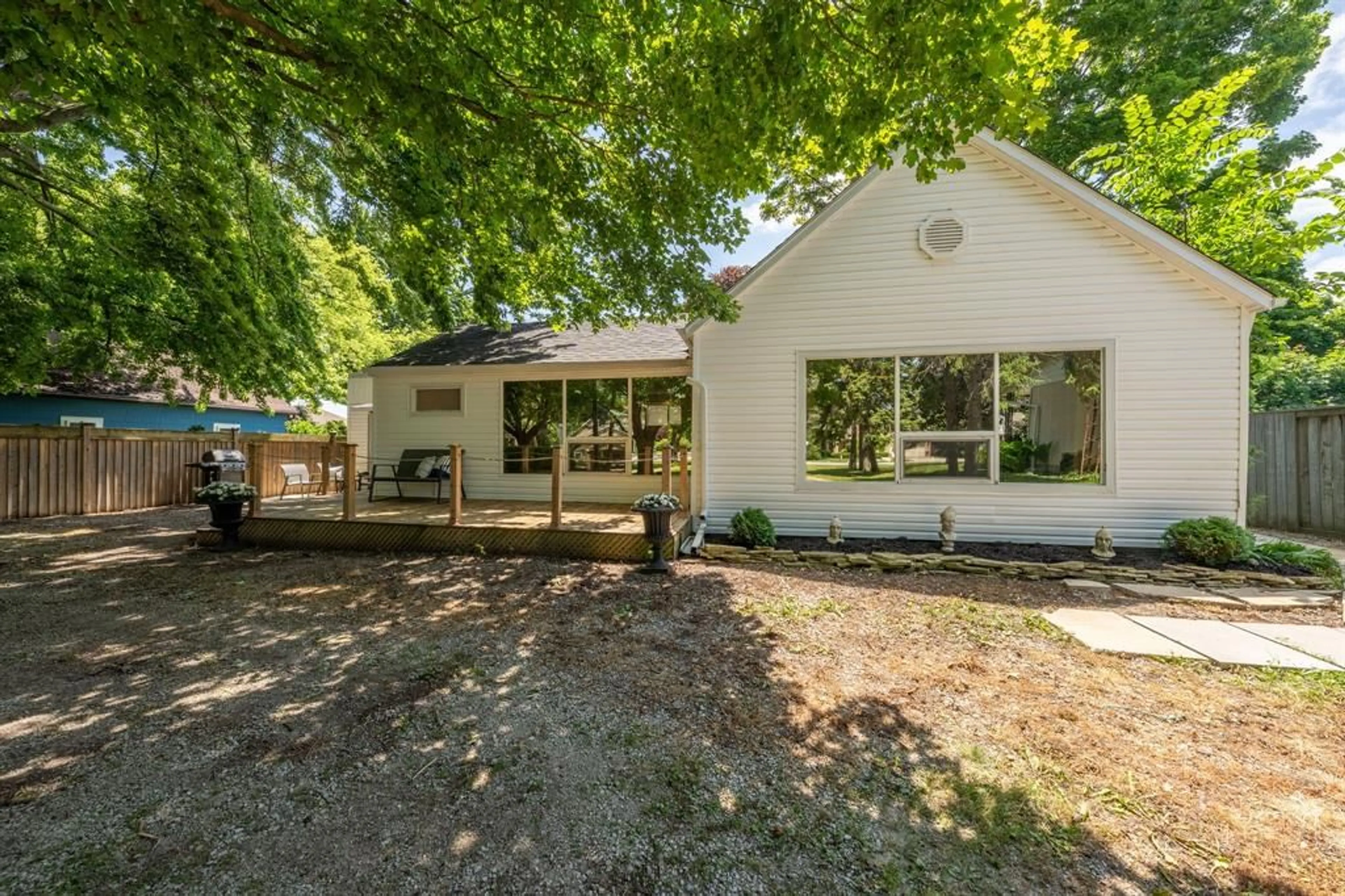 Unknown for 2963 OLD LAKESHORE Rd, Sarnia Ontario N0N 1C0