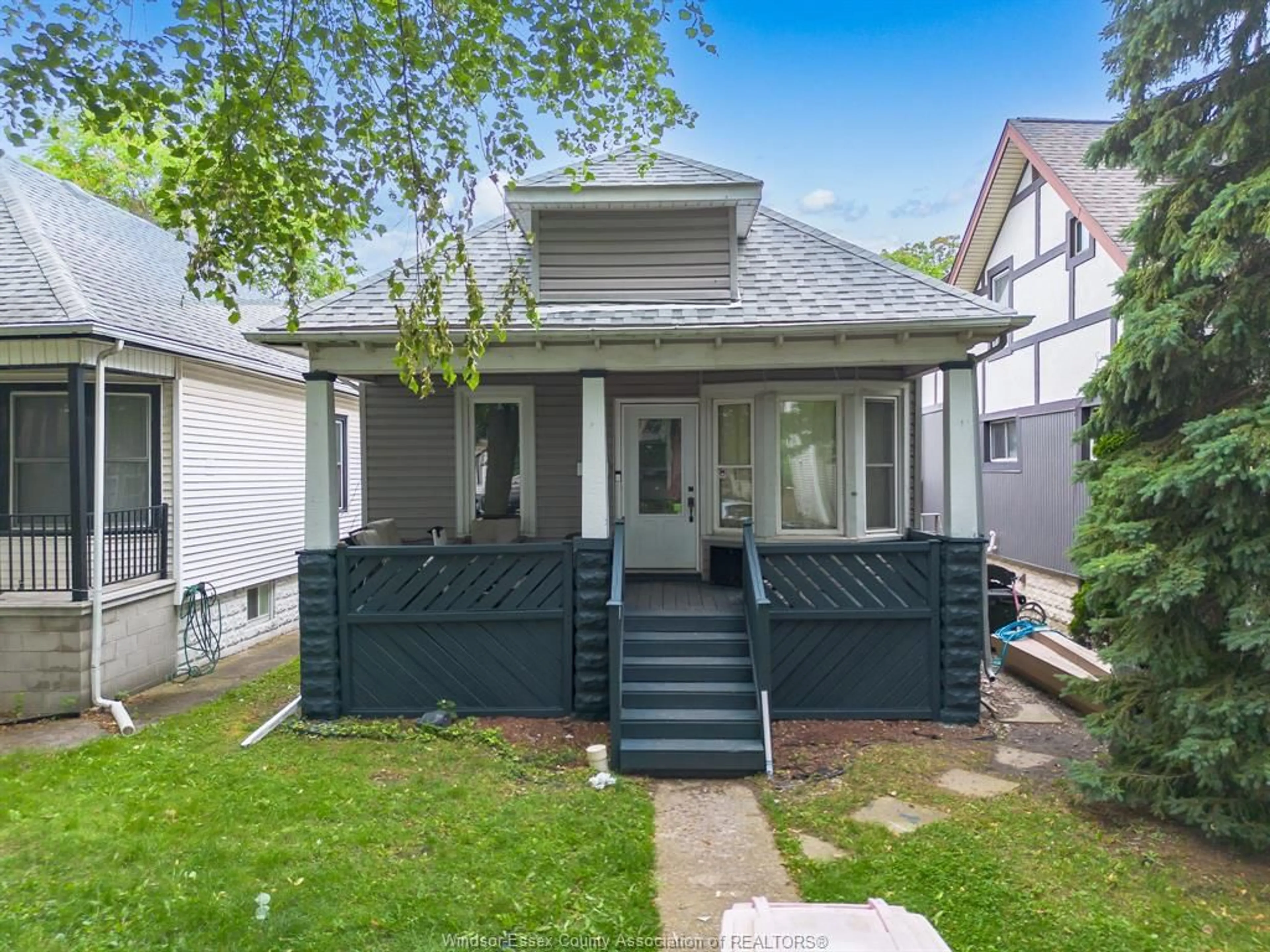 Home with vinyl exterior material, street for 356 CLINTON St, Windsor Ontario N8X 1A6