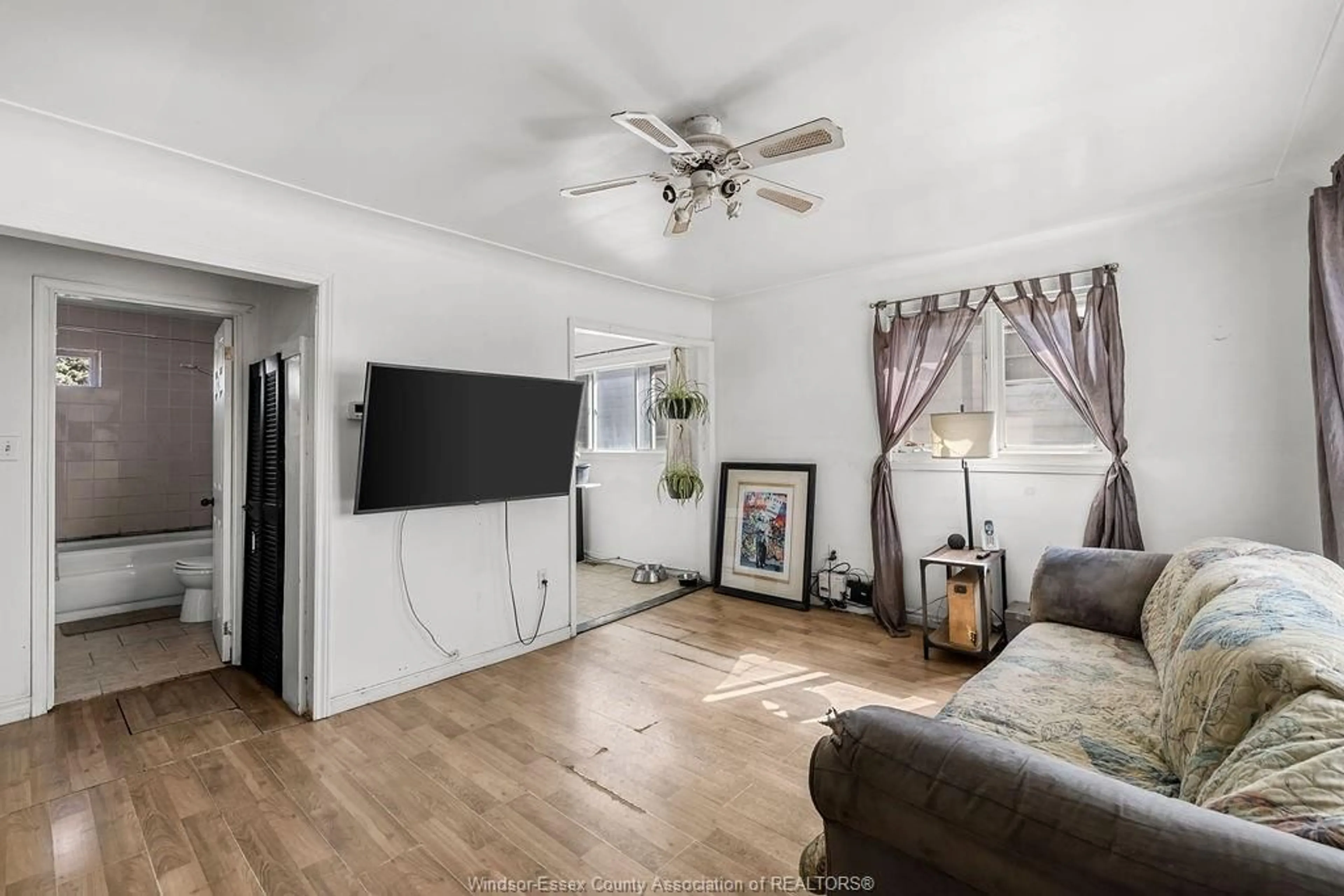 Living room with furniture, unknown for 1764 BENJAMIN Ave, Windsor Ontario N8X 4N6