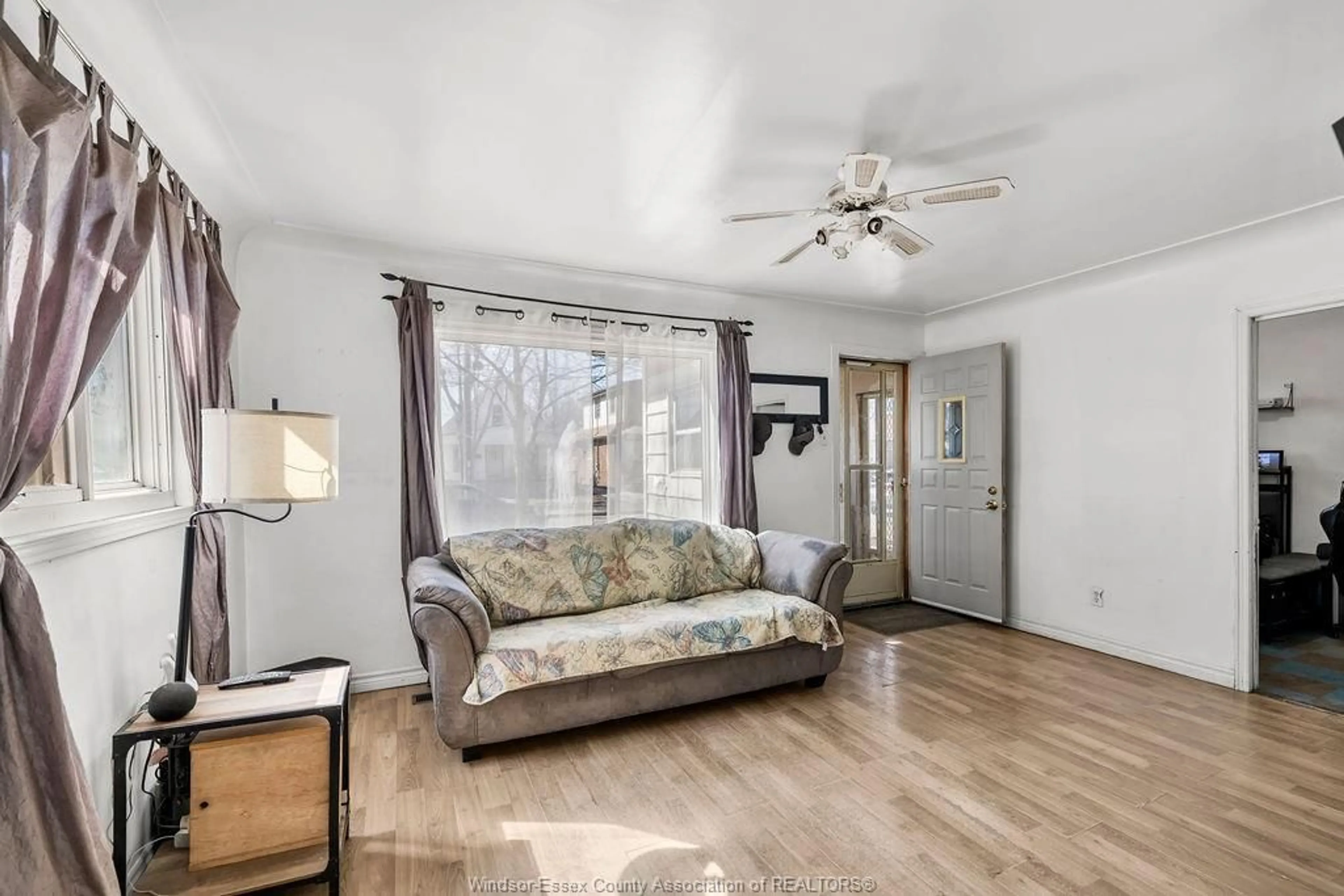 Living room with furniture, unknown for 1764 BENJAMIN Ave, Windsor Ontario N8X 4N6