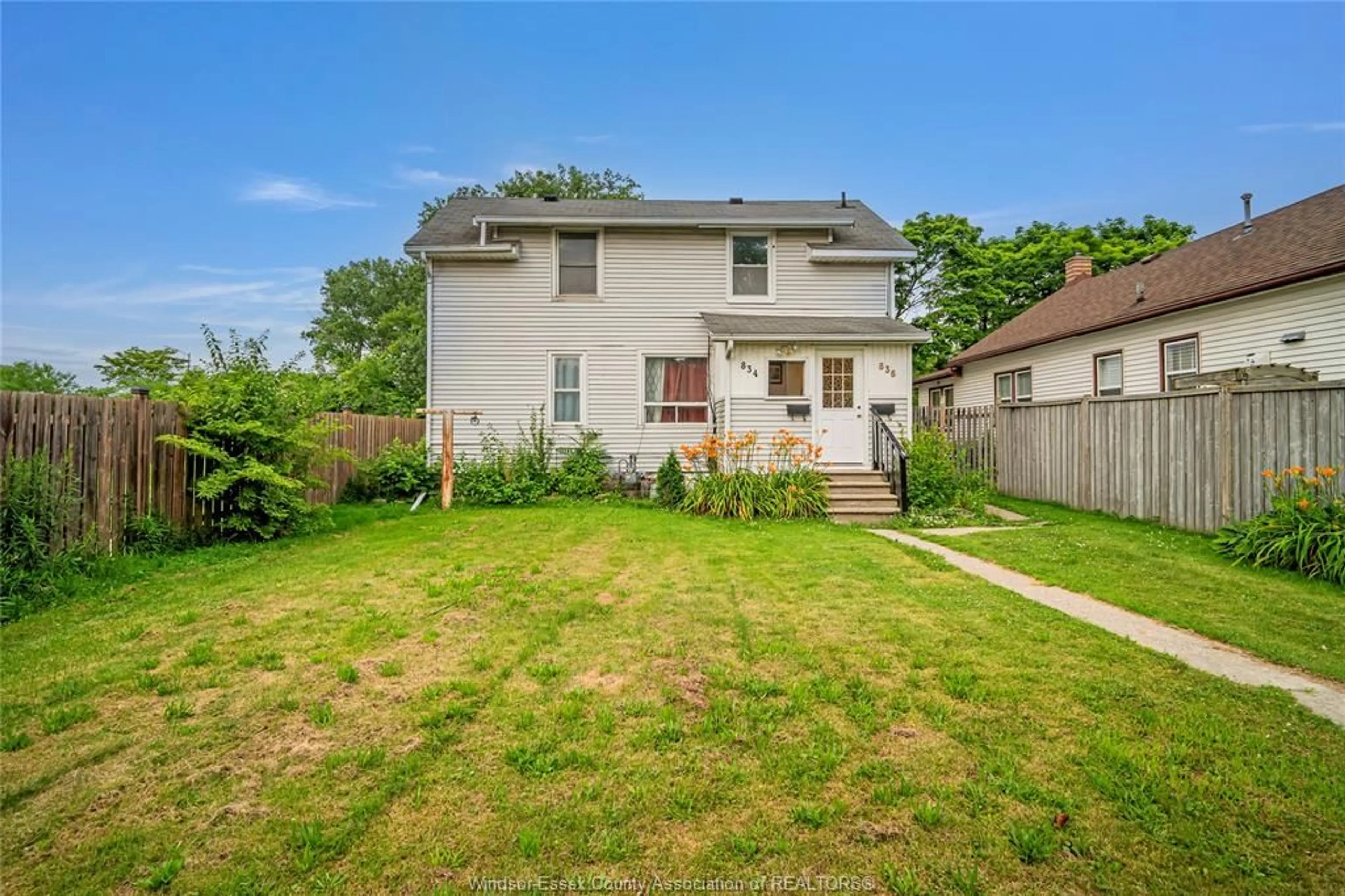 A pic from outside/outdoor area/front of a property/back of a property/a pic from drone, street for 834 - 836 RIVERDALE Avenue, Windsor Ontario N8S 4C1