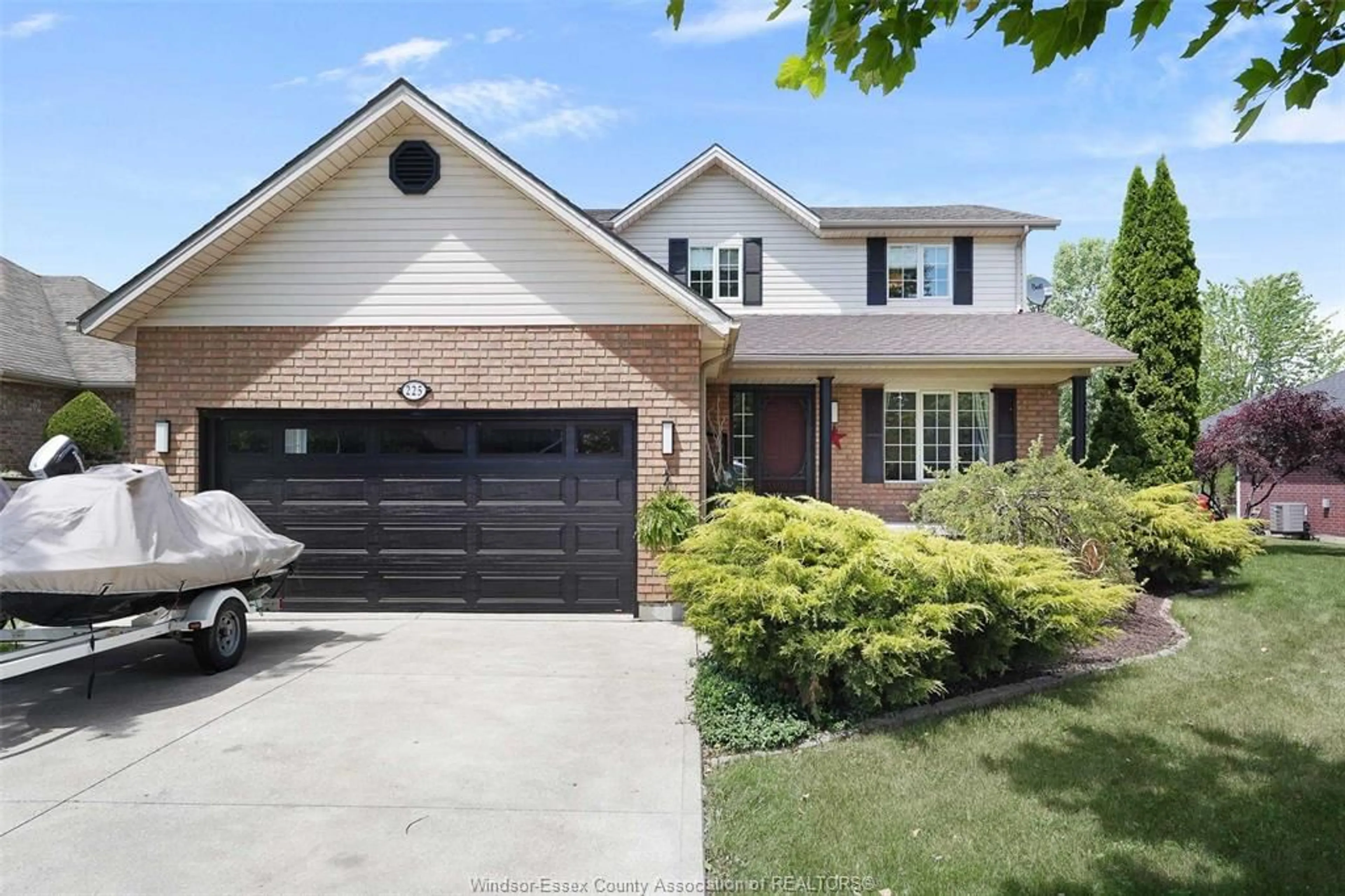 Home with brick exterior material, street for 225 Golfview, Amherstburg Ontario N9V 4C1