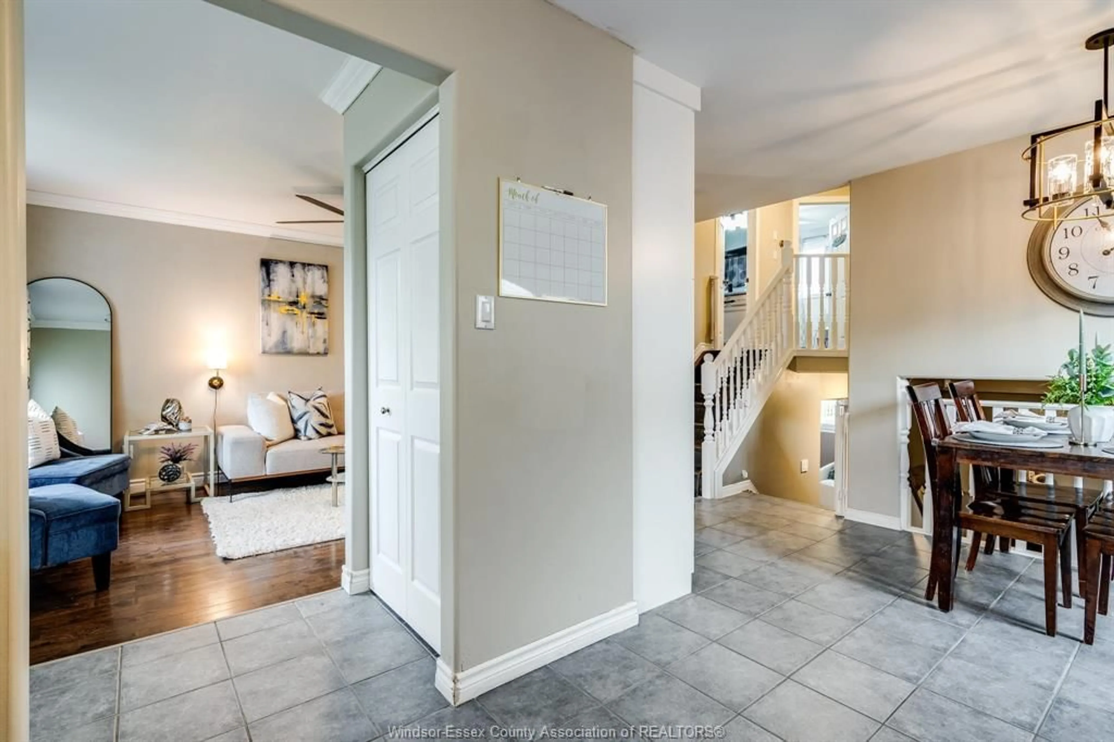 Indoor entryway for 3459 Caribou Cres, Windsor Ontario N8W 5V4