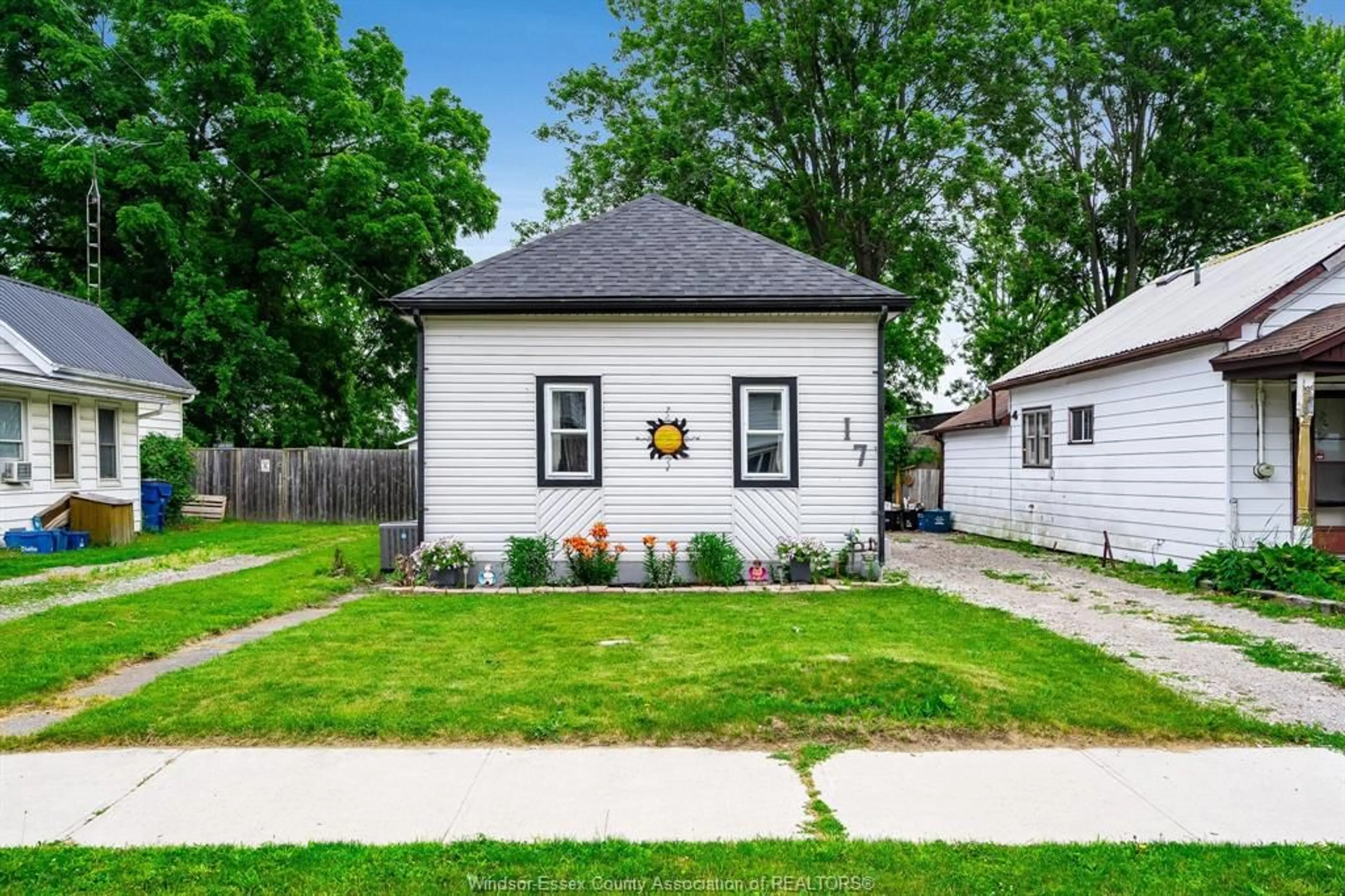 Unknown for 17 Taylor Ave, Chatham Ontario N7L 2T4