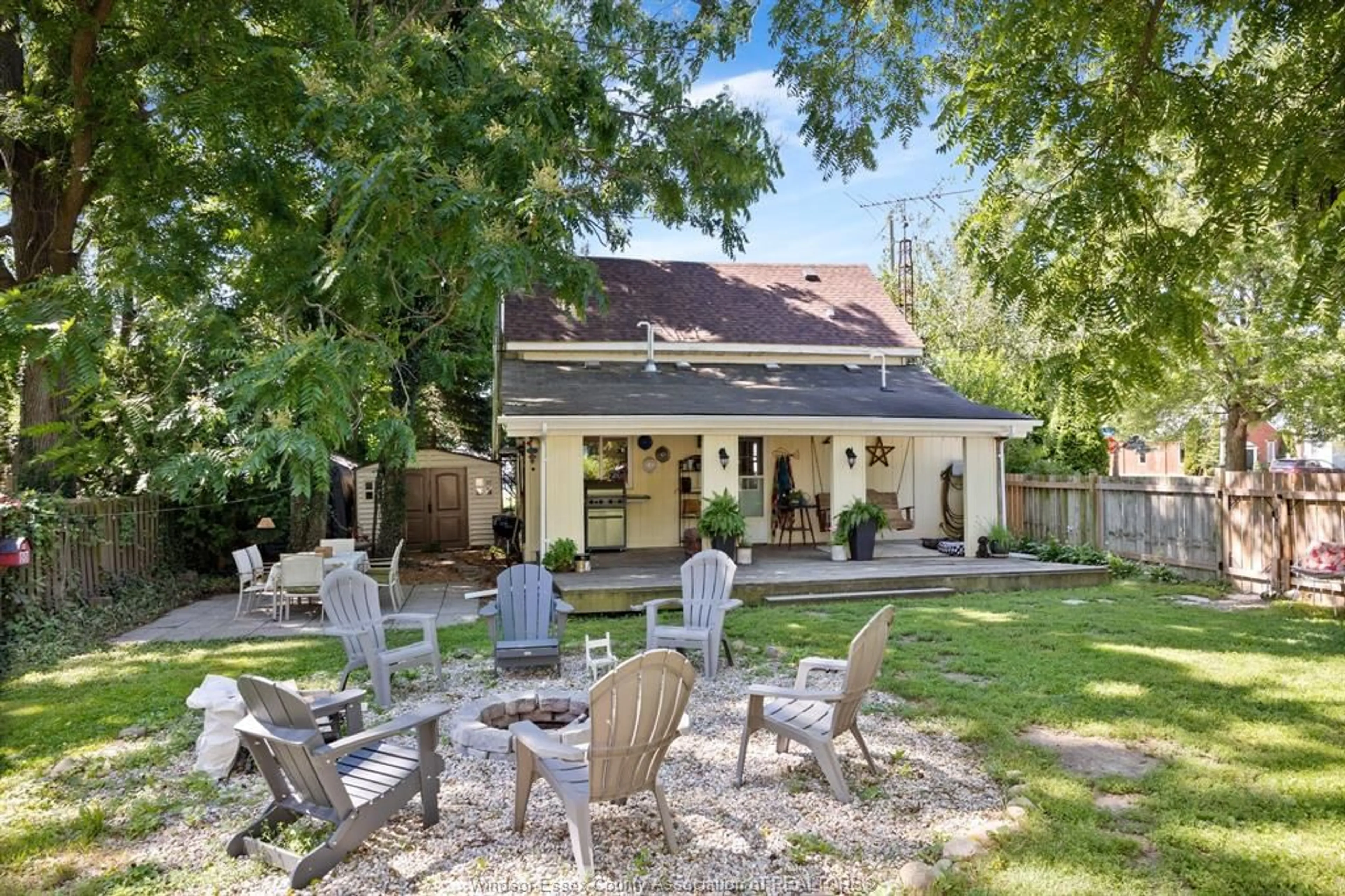 Patio, street for 404 KING St, Harrow Ontario N0R 1G0
