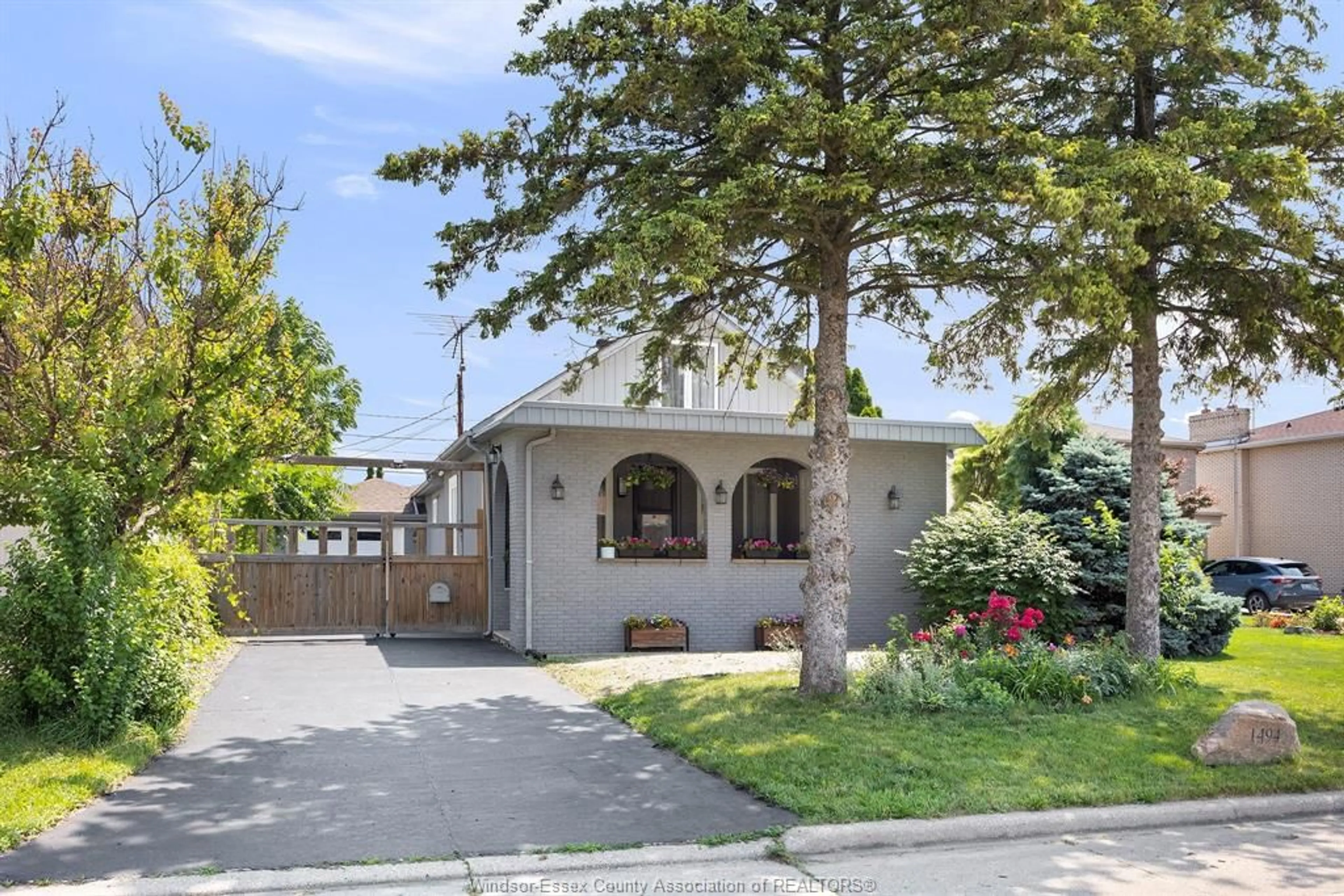 Unknown for 1494 ST. PATRICK'S, Windsor Ontario N9B 3K4