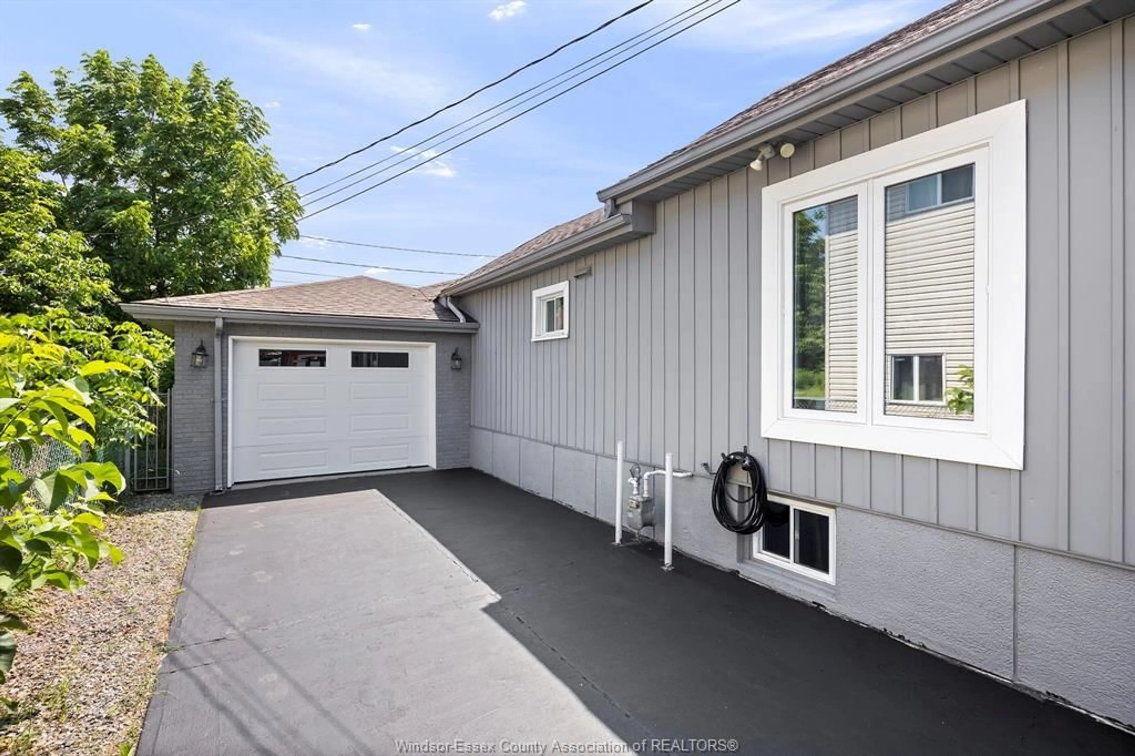 Unknown for 1494 ST. PATRICK'S, Windsor Ontario N9B 3K4