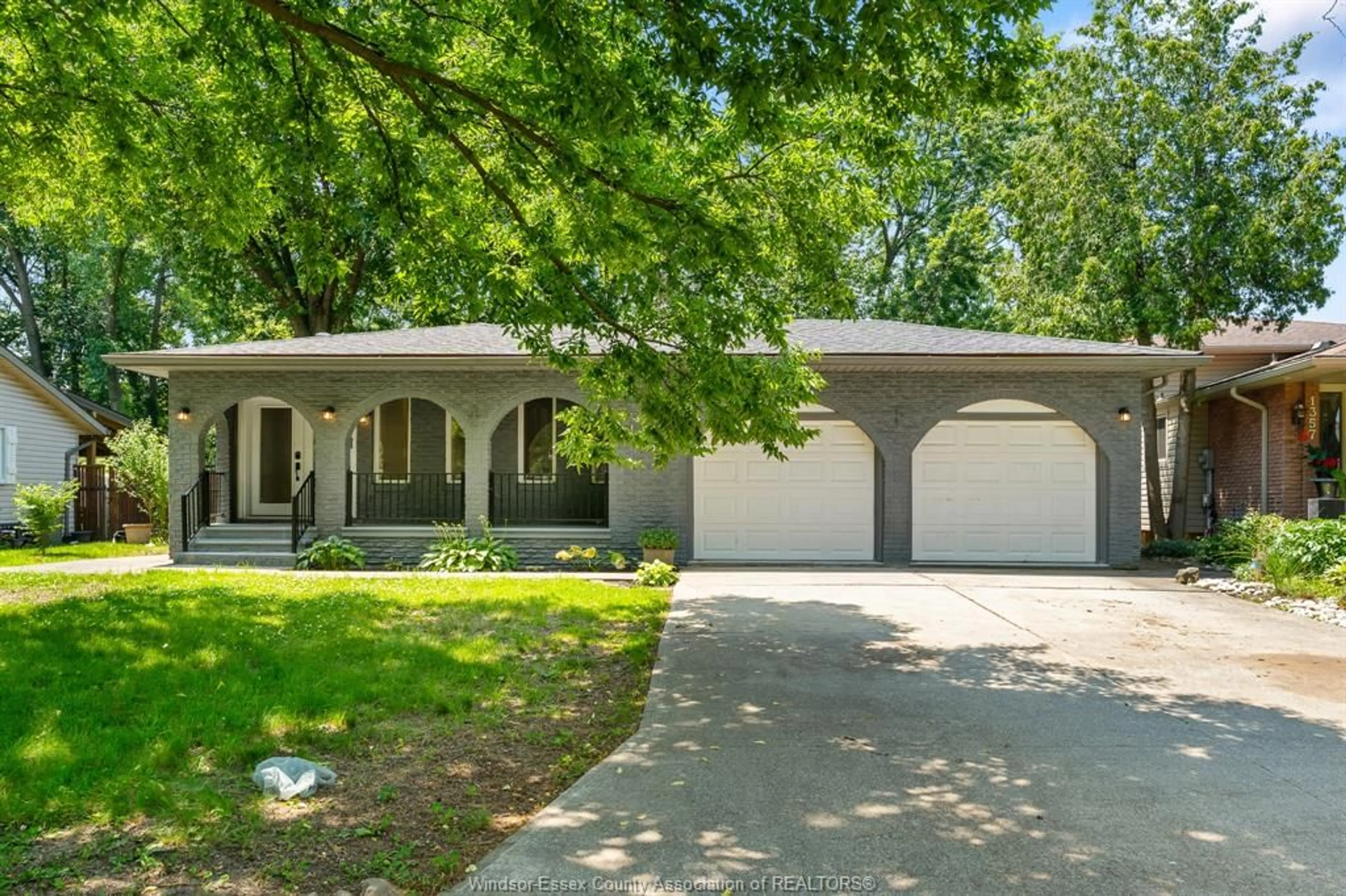 Home with vinyl exterior material, street for 1361 ISABELLE, Windsor Ontario N8S 4J4