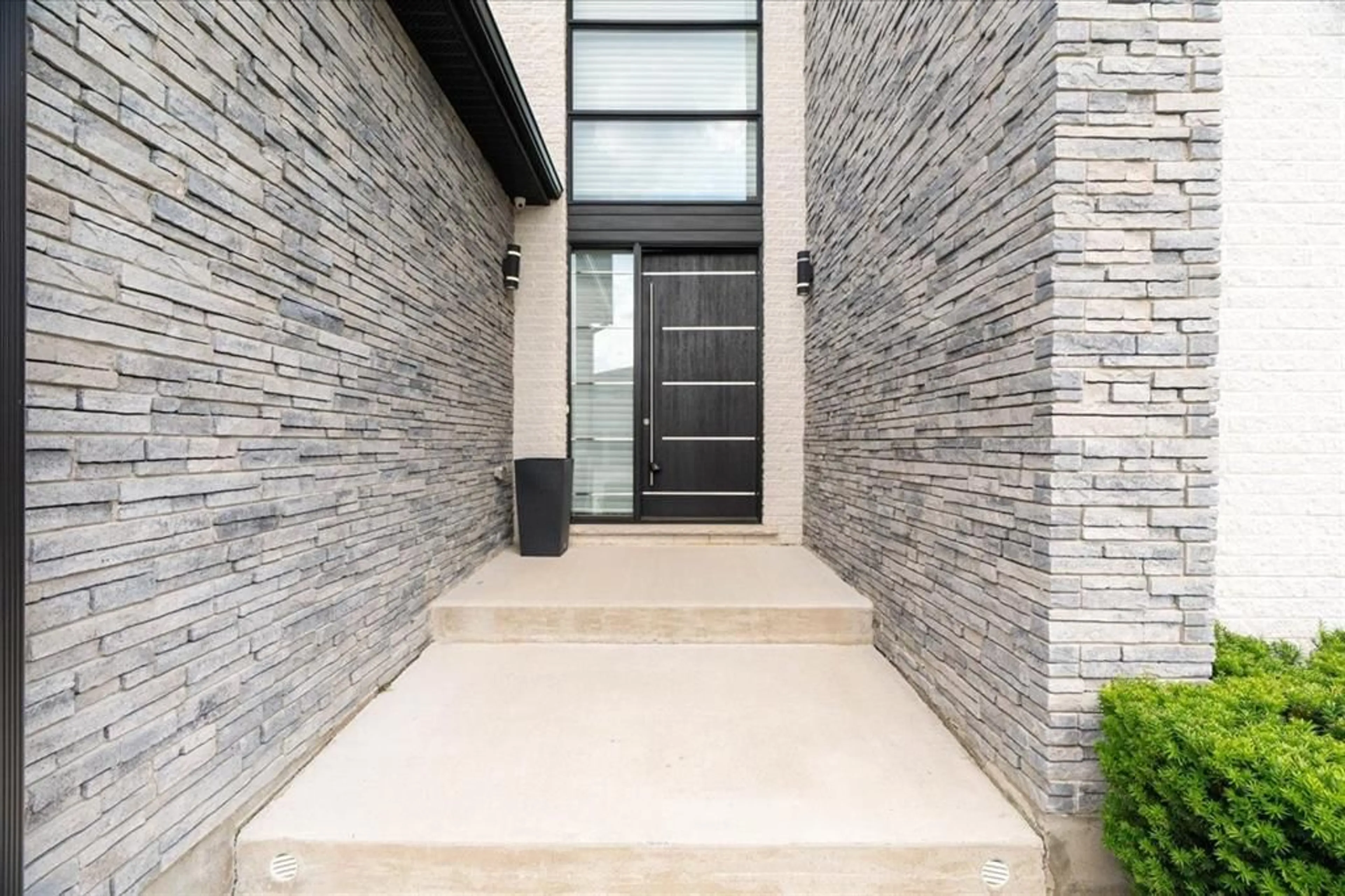 Unknown for 2048 IRONWOOD Rd, London Ontario N6K 0H8